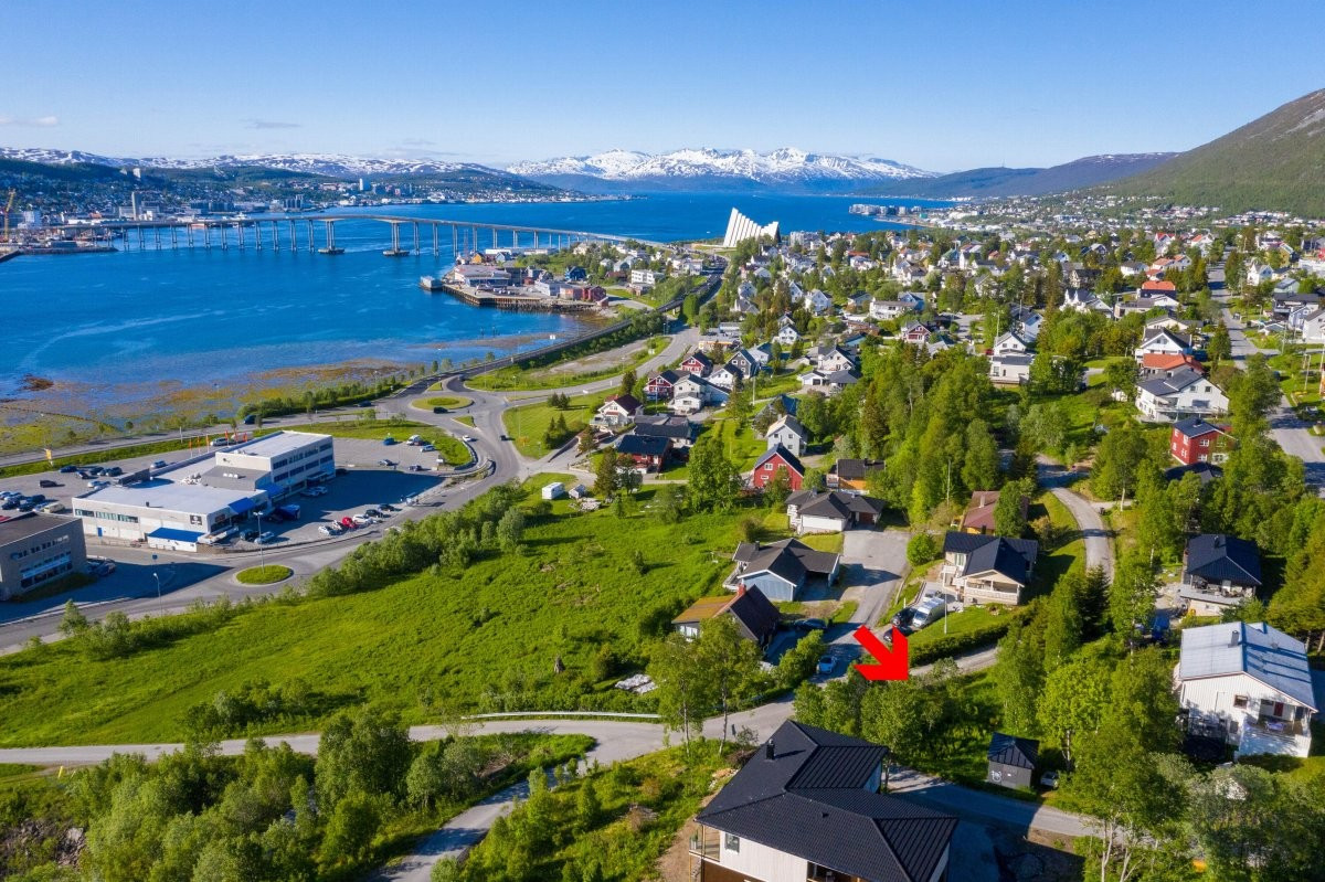 Området byr på gode sol- og lysforhold, samt kort avtand til fine naturområder