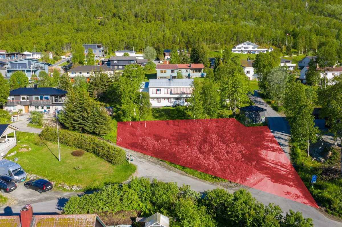 Omtrentlig markering av tomten. Se matrikkelkart for eksakt informasjon om grenser