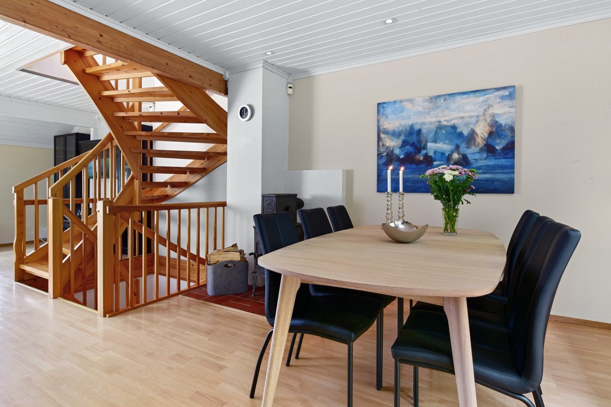 Trappen fører videre opp til tredje etasje. Galleribilde