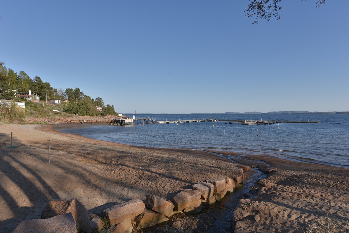 Området byr på fine badeplasser og fredet natur. Galleribilde