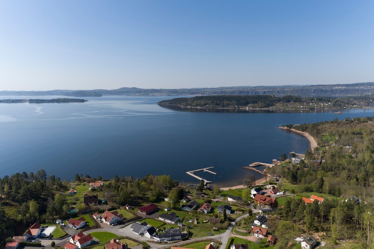 Det er fine turmuligheter på Bjerkøya, og på veien kan man komme over mere skjermede områder, perfekt til avslapping, bading og fisking. Galleribilde