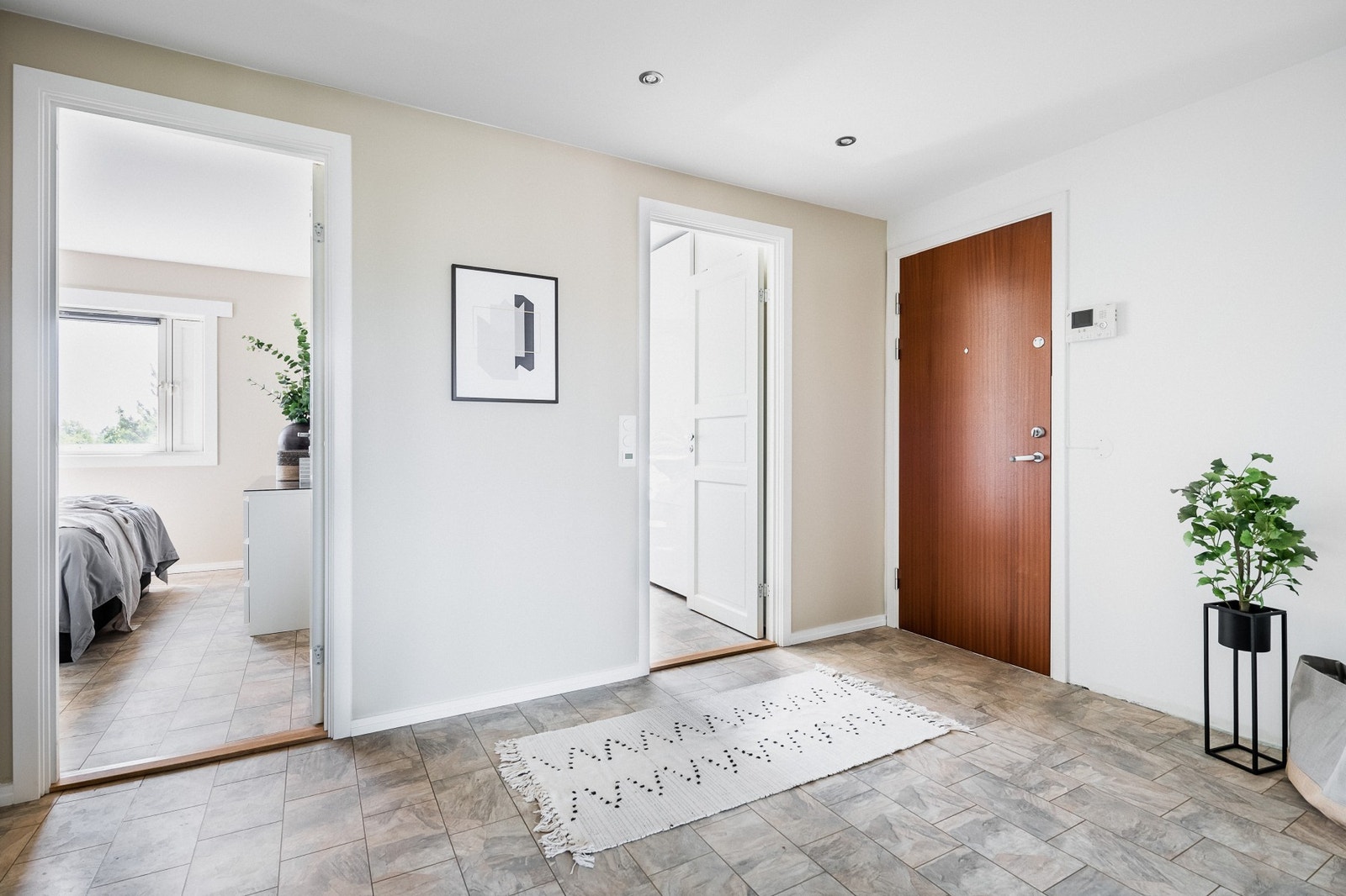 Inngang til leilighetens to soverom. Galleribilde