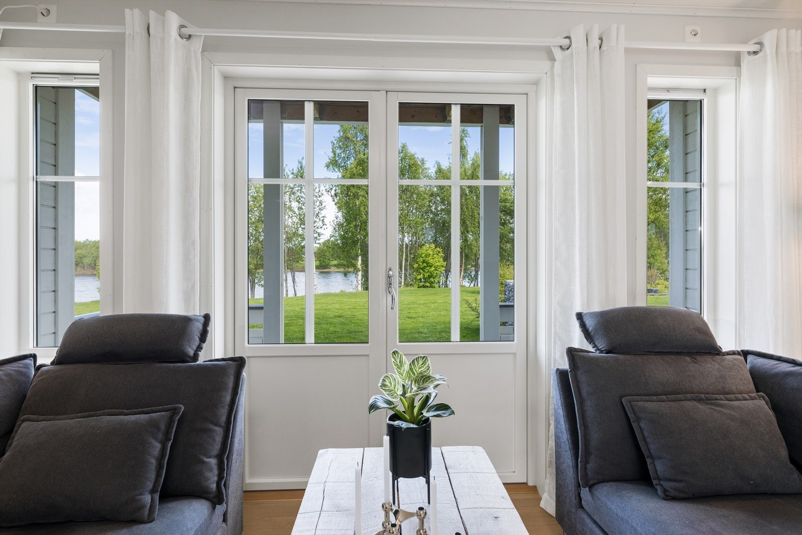 Utgang til en flott terrasse Galleribilde