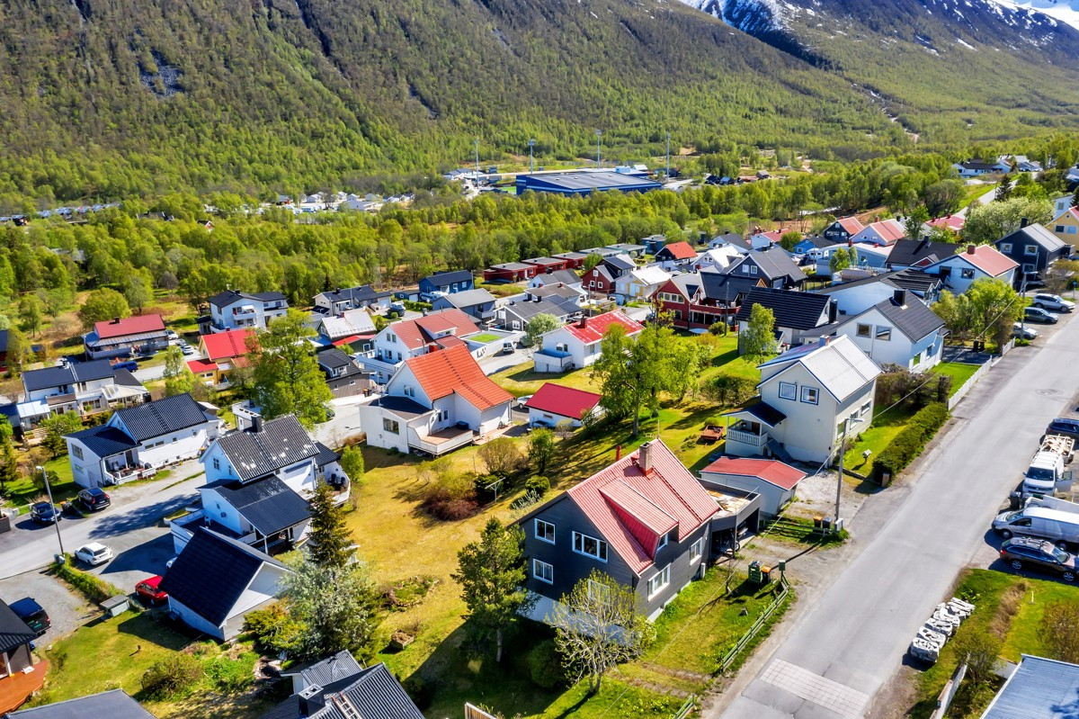 For mer informasjon eller visning ta kontakt med ansvarlig megler Ivar J. Nerdal