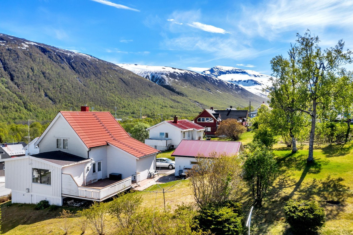 For mer informasjon eller visning ta kontakt med ansvarlig megler Ivar J. Nerdal