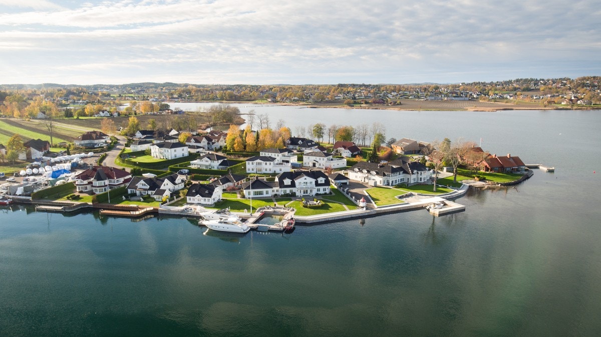 Den unike eiendommen må oppleves - for ytterligere informasjon se: www.lifebythesea.no Galleribilde