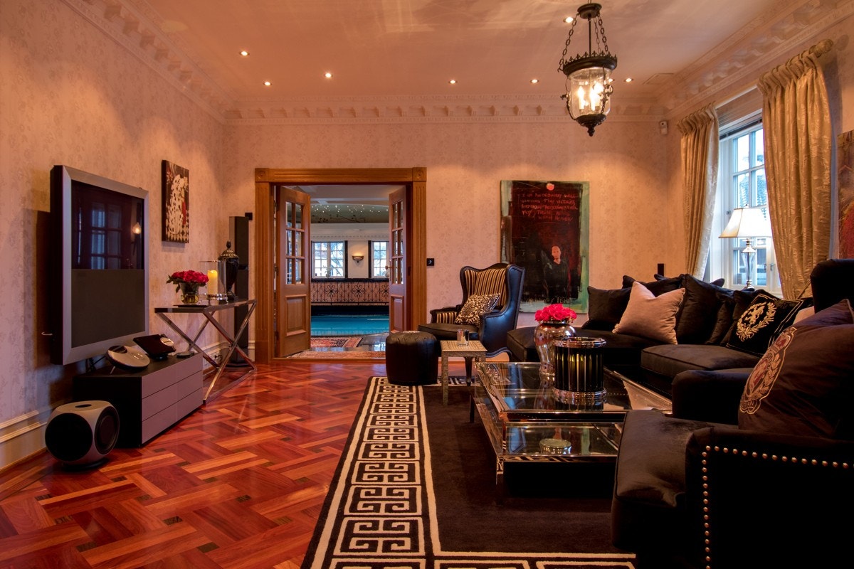 En av boligens flotte stuer er beliggende ved siden av spa avdelingen! Galleribilde