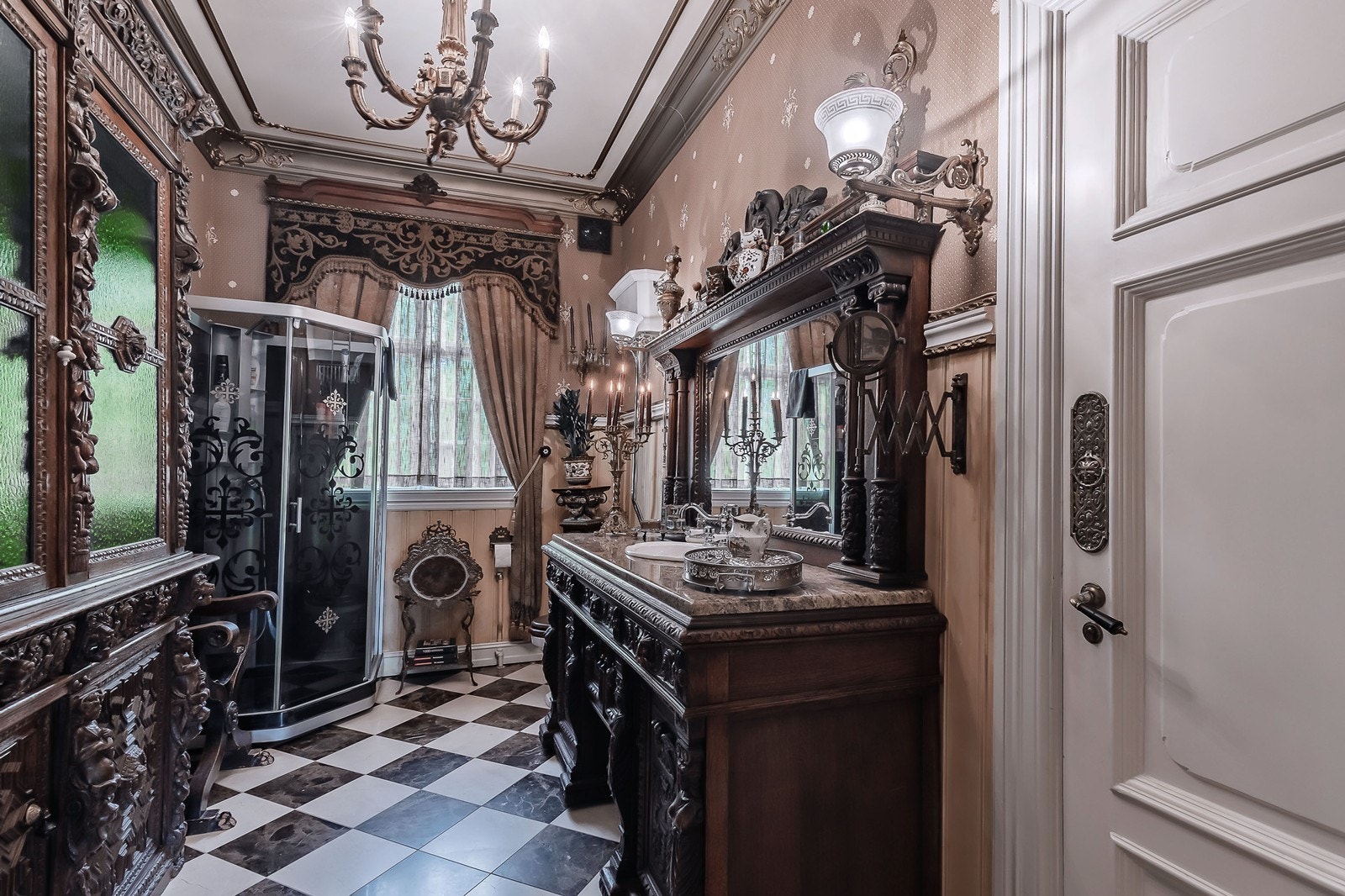 Herskapelig baderom - showerama -1 x 1 meter (stort) - toalett fra Heritage - servantskap i vakker antikk fransk utførelse -spesiallaget Galleribilde