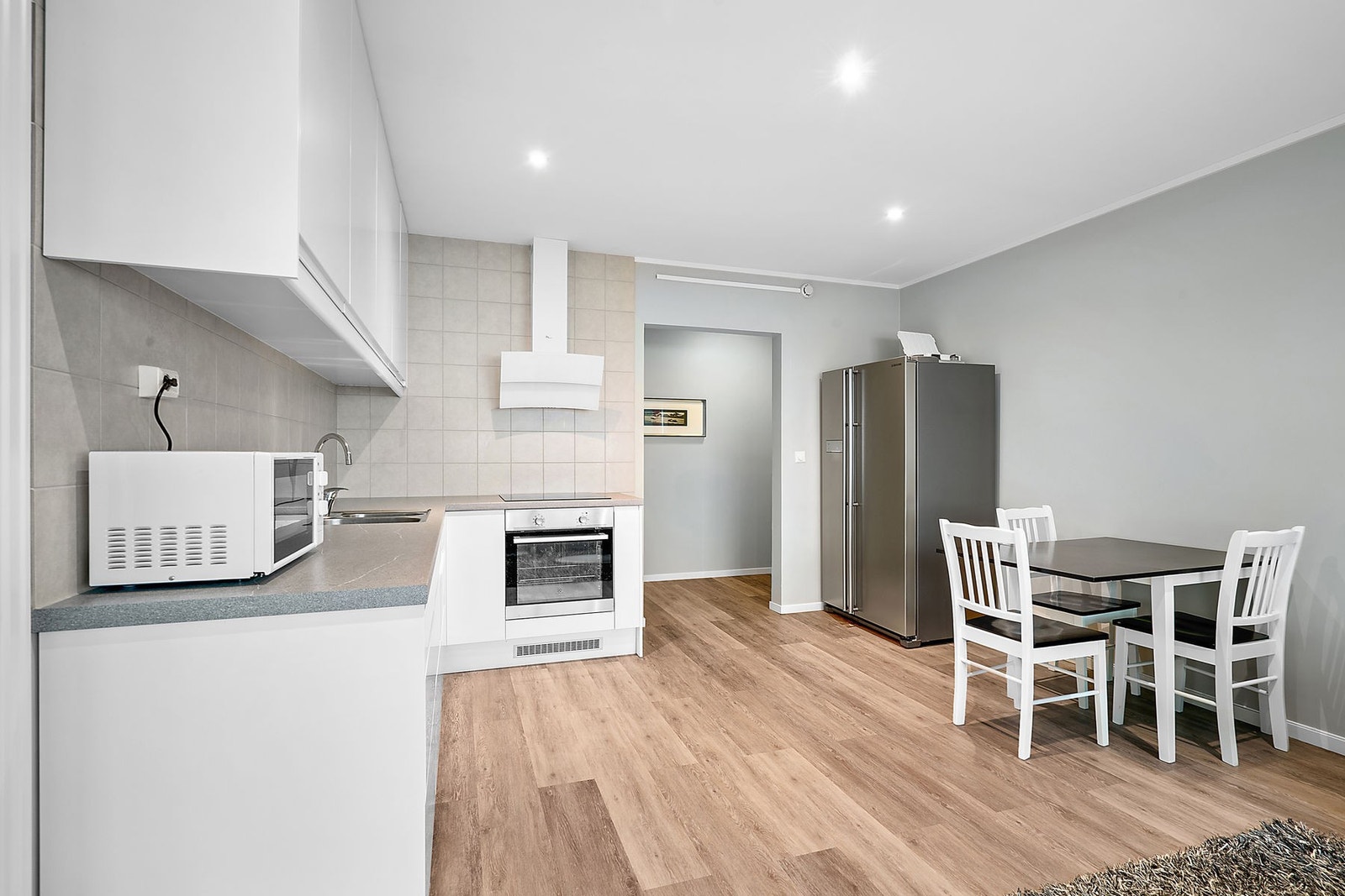 Stue kjøkken i leilighet Galleribilde