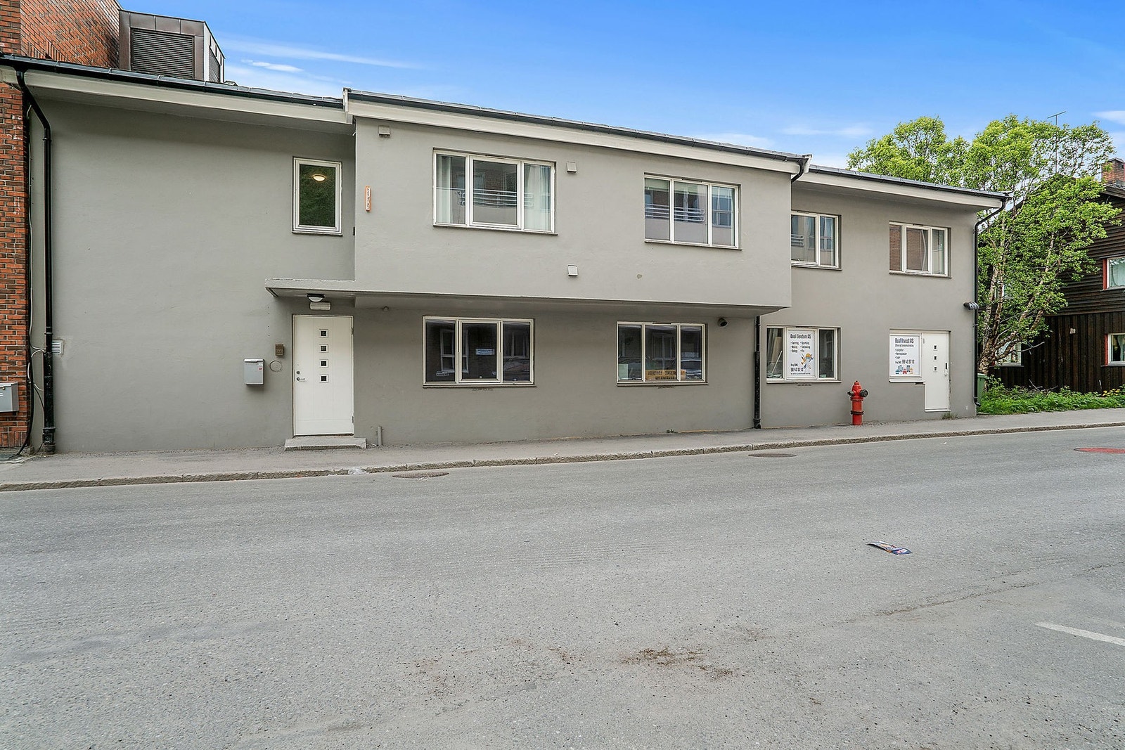 Fasade fra Salsgata med inngang til leilighet Galleribilde