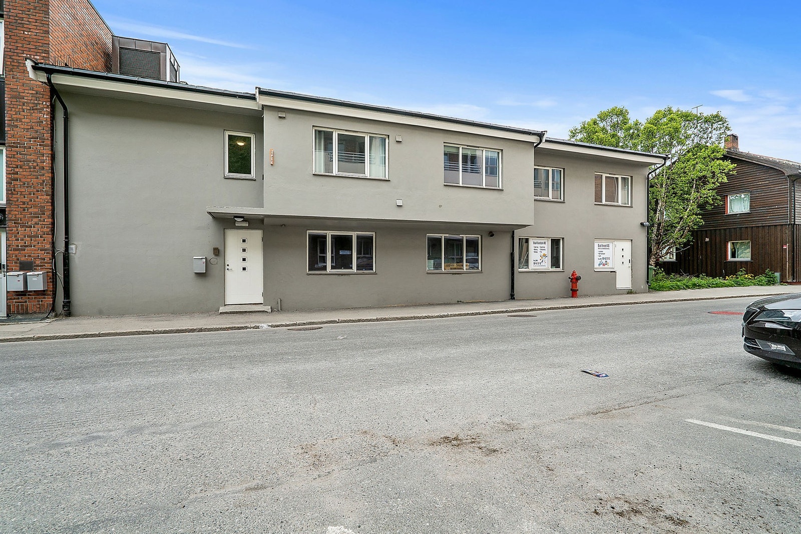 Fasade fra Salsgata med inngang til leilighet Galleribilde