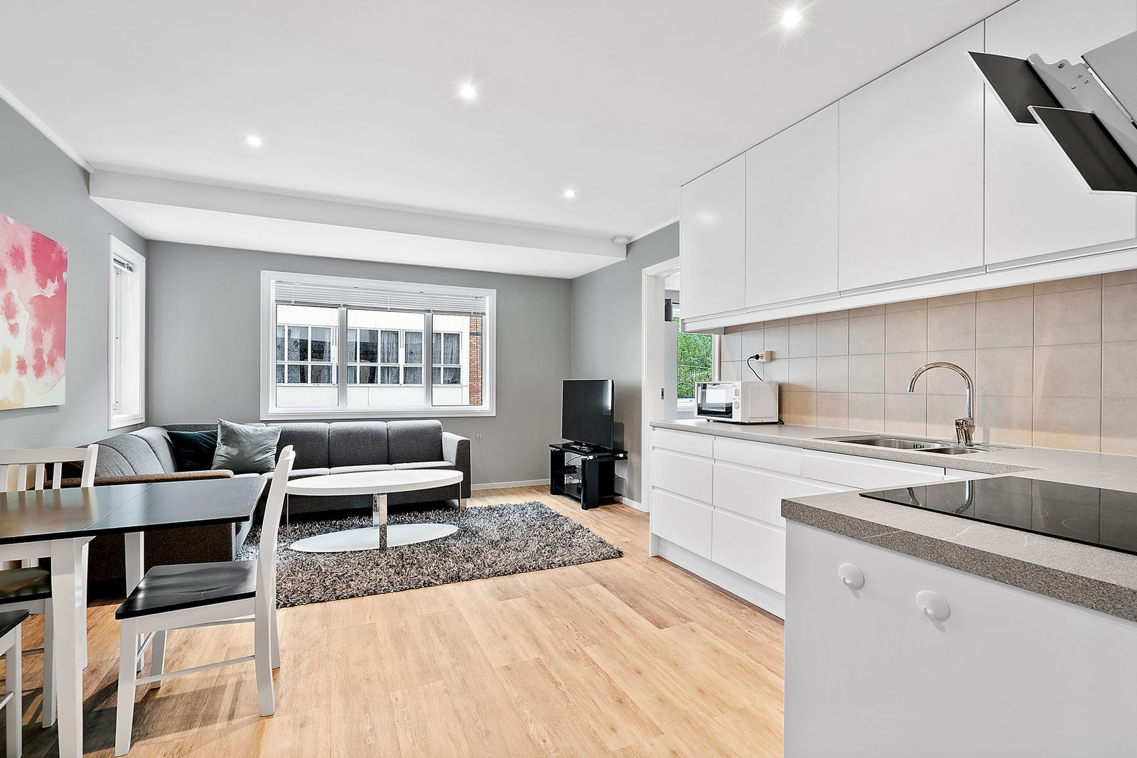 Stue kjøkken i leilighet Galleribilde