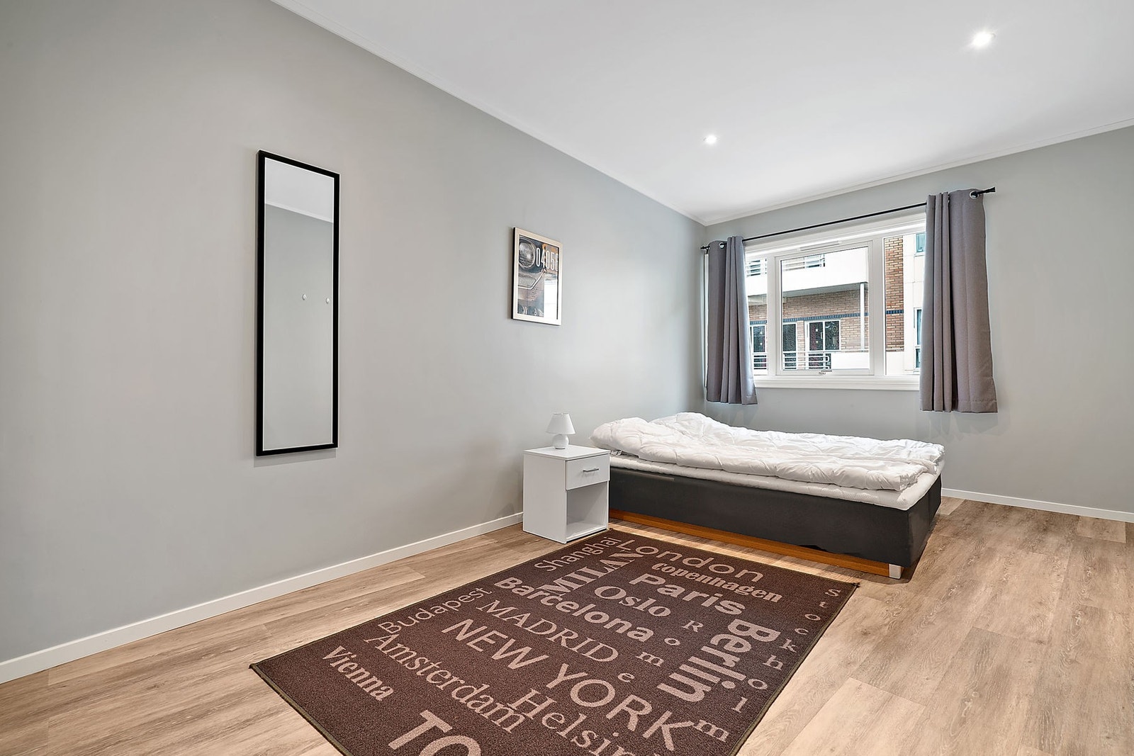 Et av tre soveorm i leilighet Galleribilde