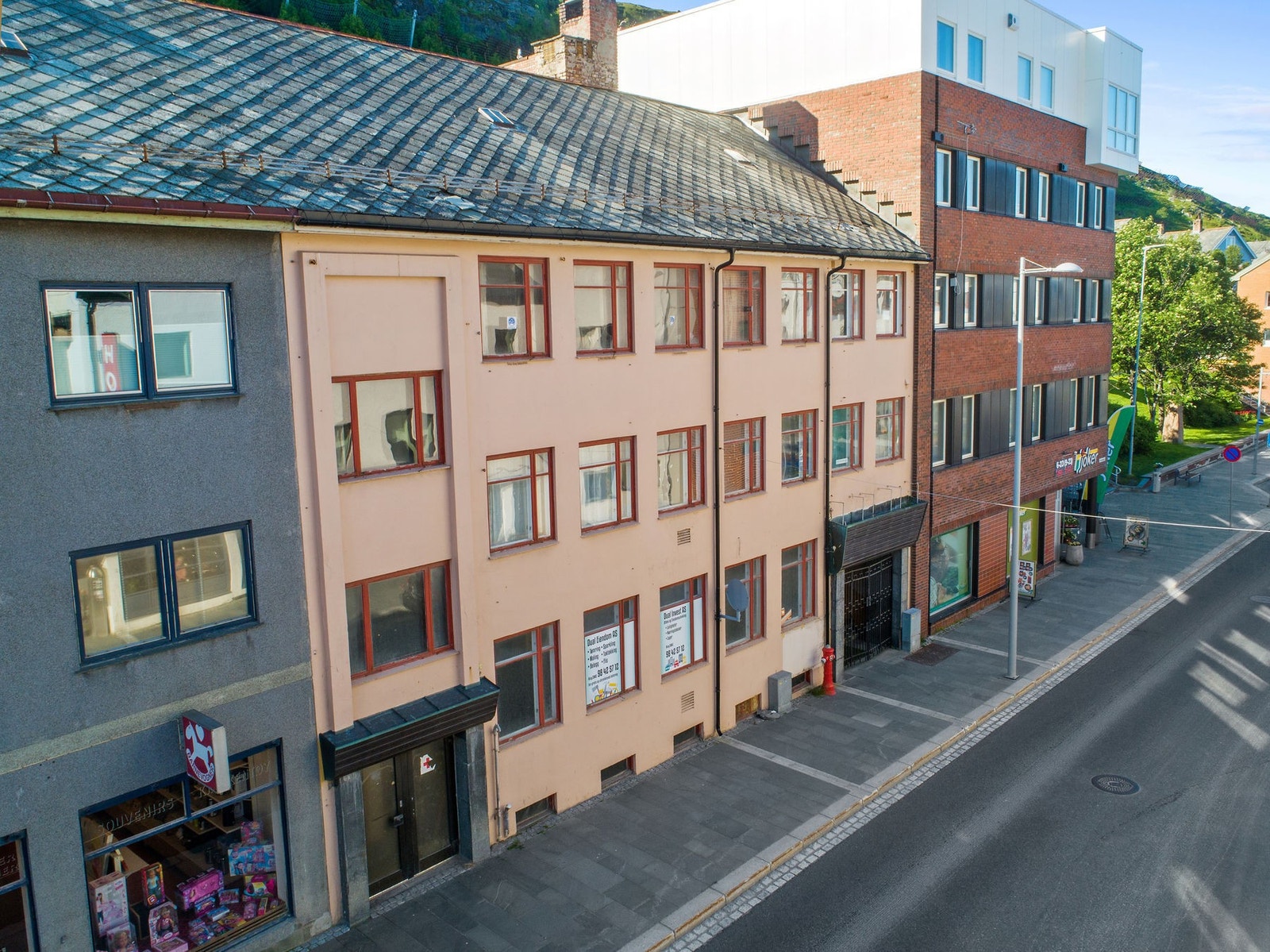 Fasade fra Strandgata Galleribilde