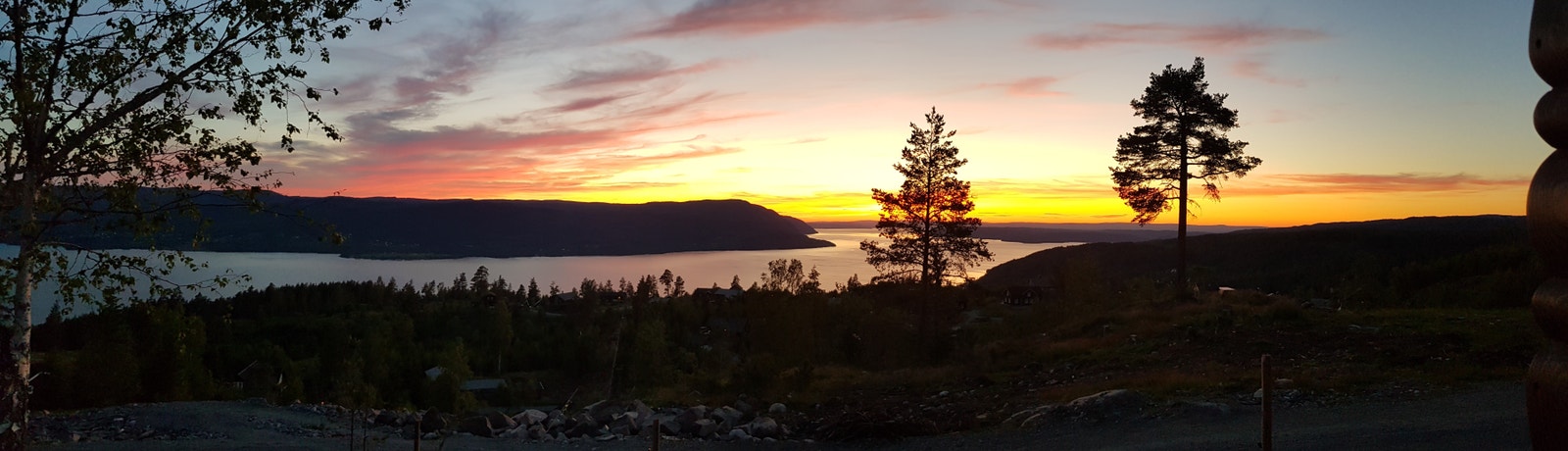 Utsikt fra terrasse over Mjøsa Galleribilde