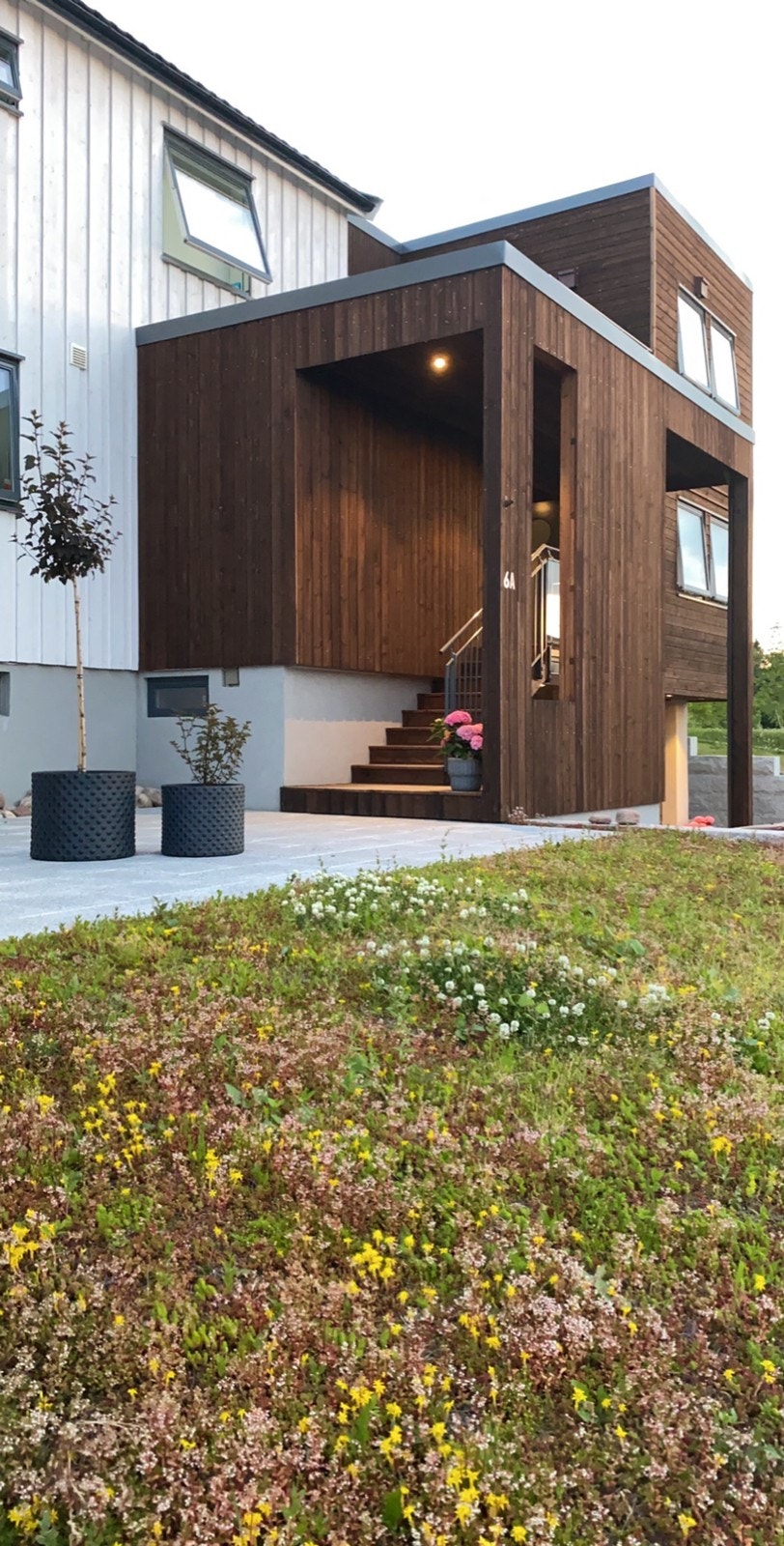 Inngangsparti sett fra gata Galleribilde