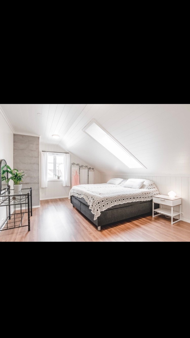 Soverom 2 oppe med walking closet Galleribilde