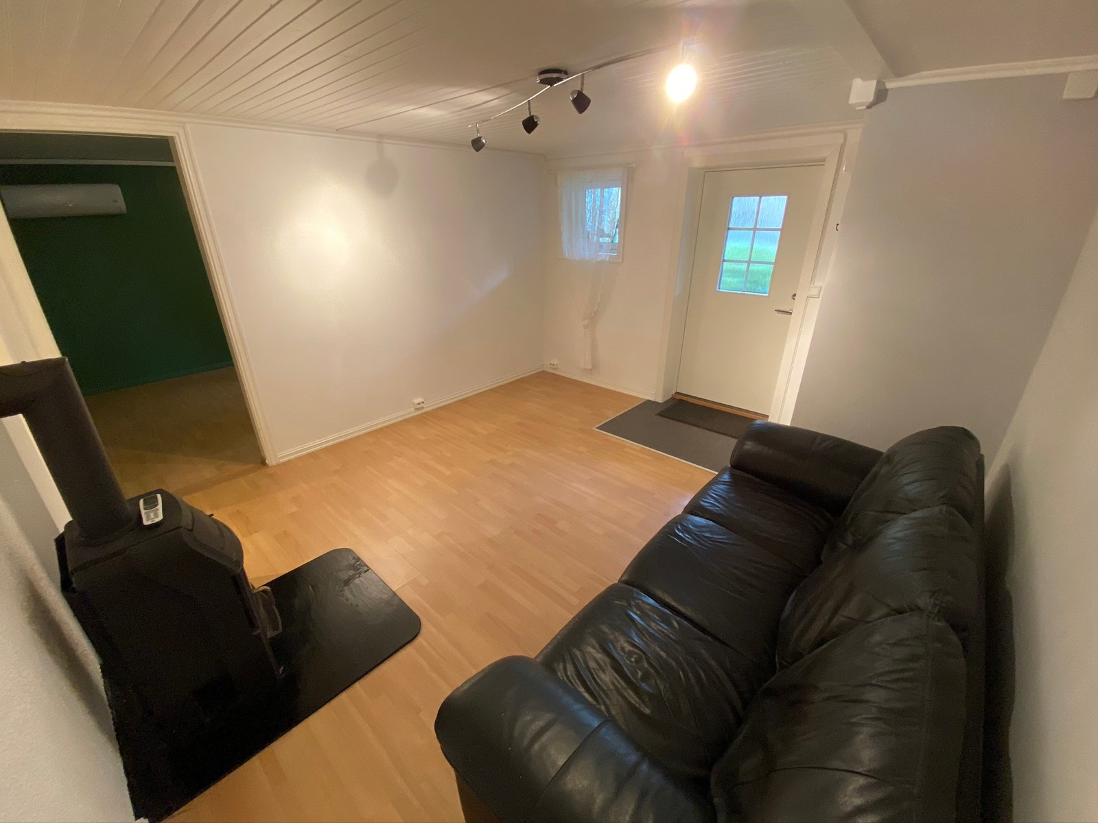 Koselig stue med peis Galleribilde