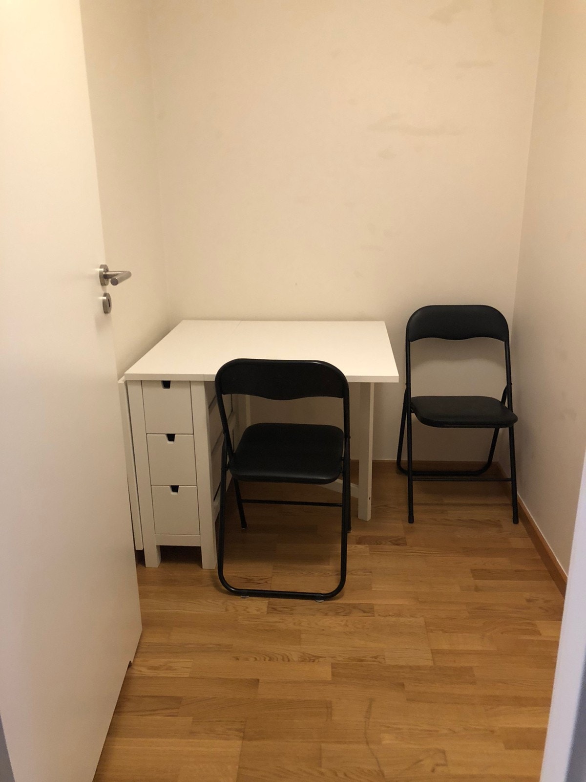 Bu som kan brukes til kontor. Også bu i parkeringskjeller. Galleribilde