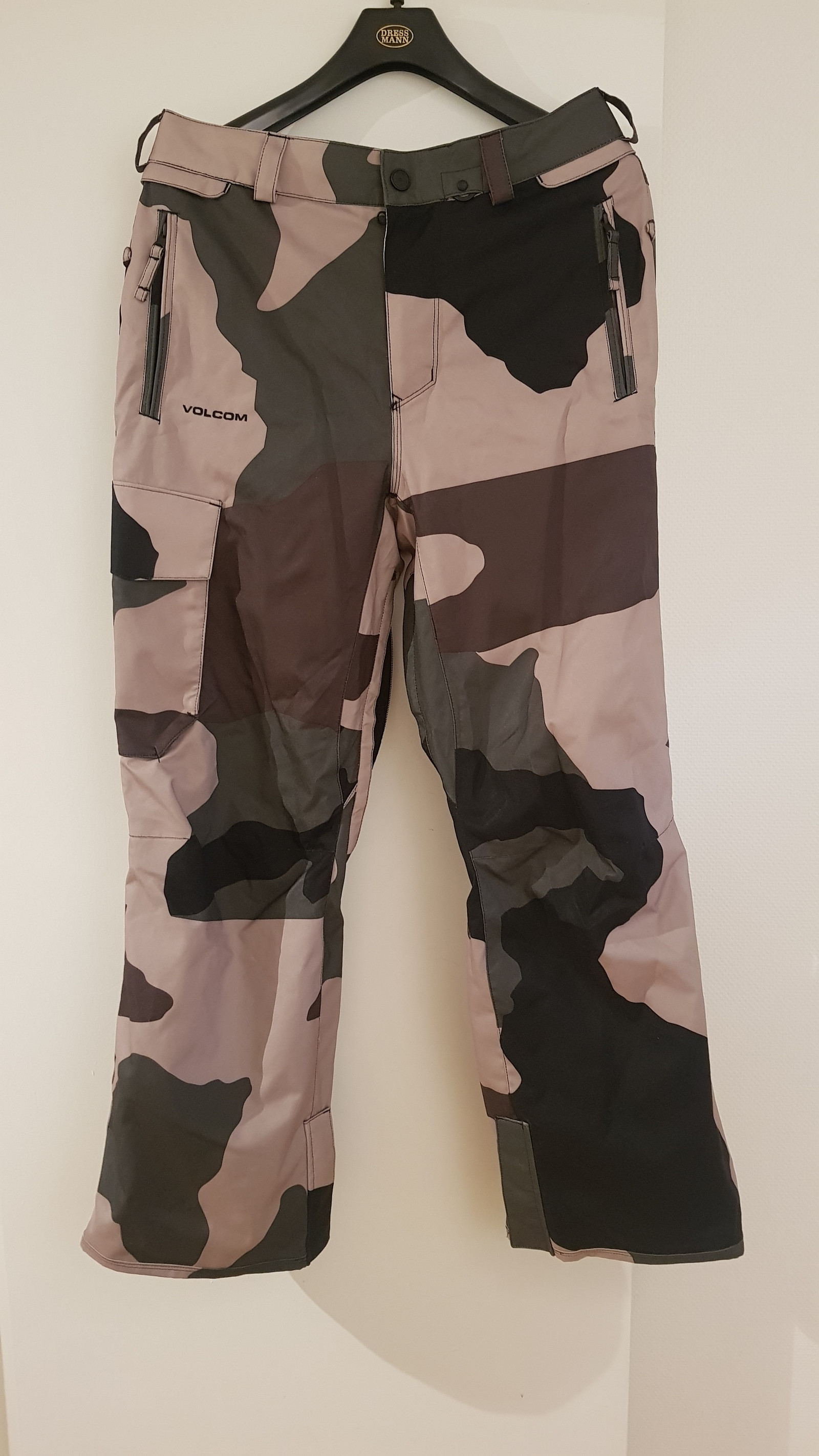 Volcom snowboard , skibukse | FINN.no Turbukse Camo stretch Str L Dame | FINN.no