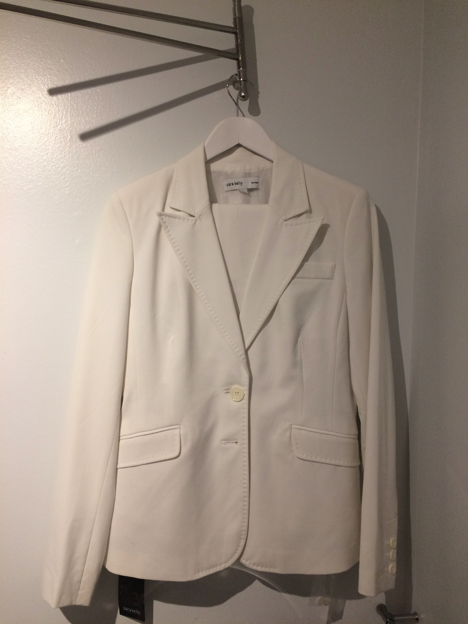 Bukse drakt. Ny ! | FINN.no SARA KELLY DRESS (BLAZER & DRESSBUKSE) | FINN.no