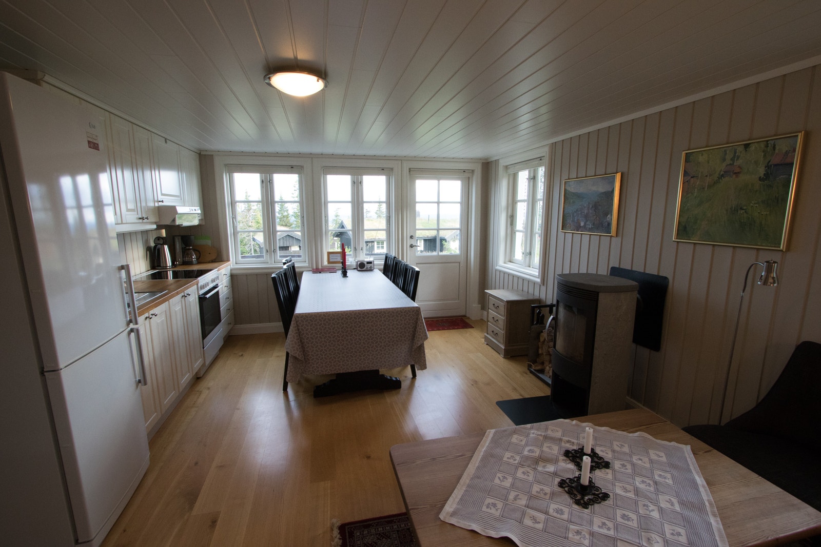 Allrom, Kjøkken/stue, liten hytte Galleribilde