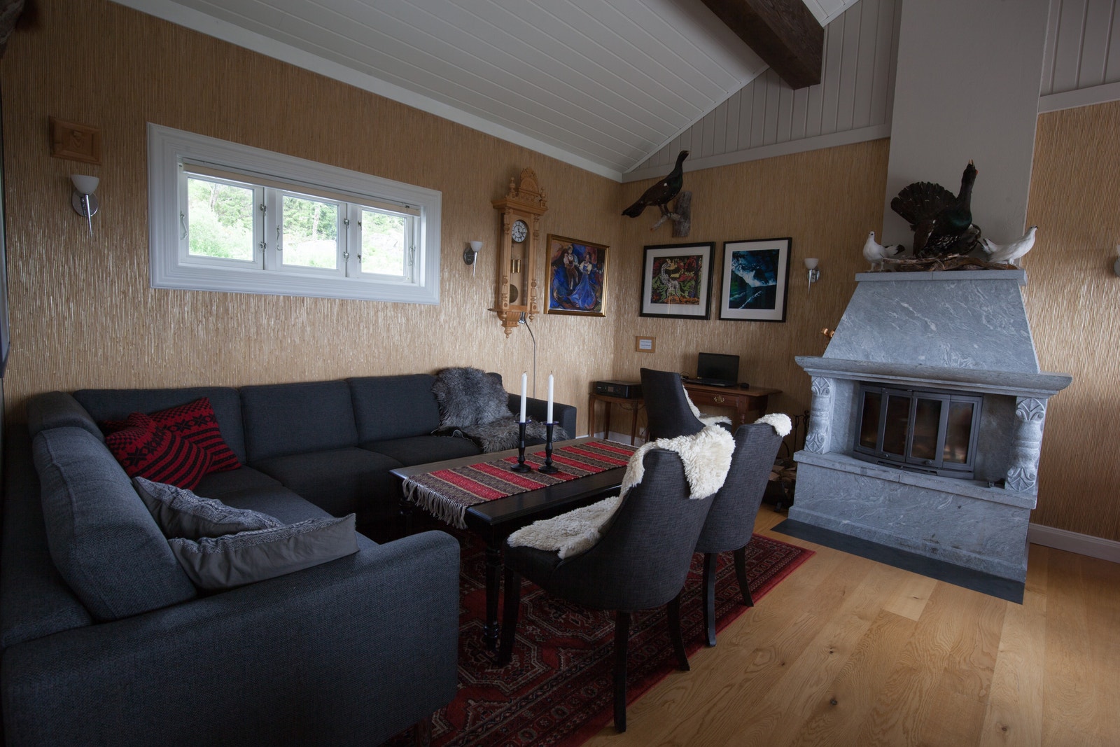 Sofakrok med klebersteins peis, stor hytte Galleribilde