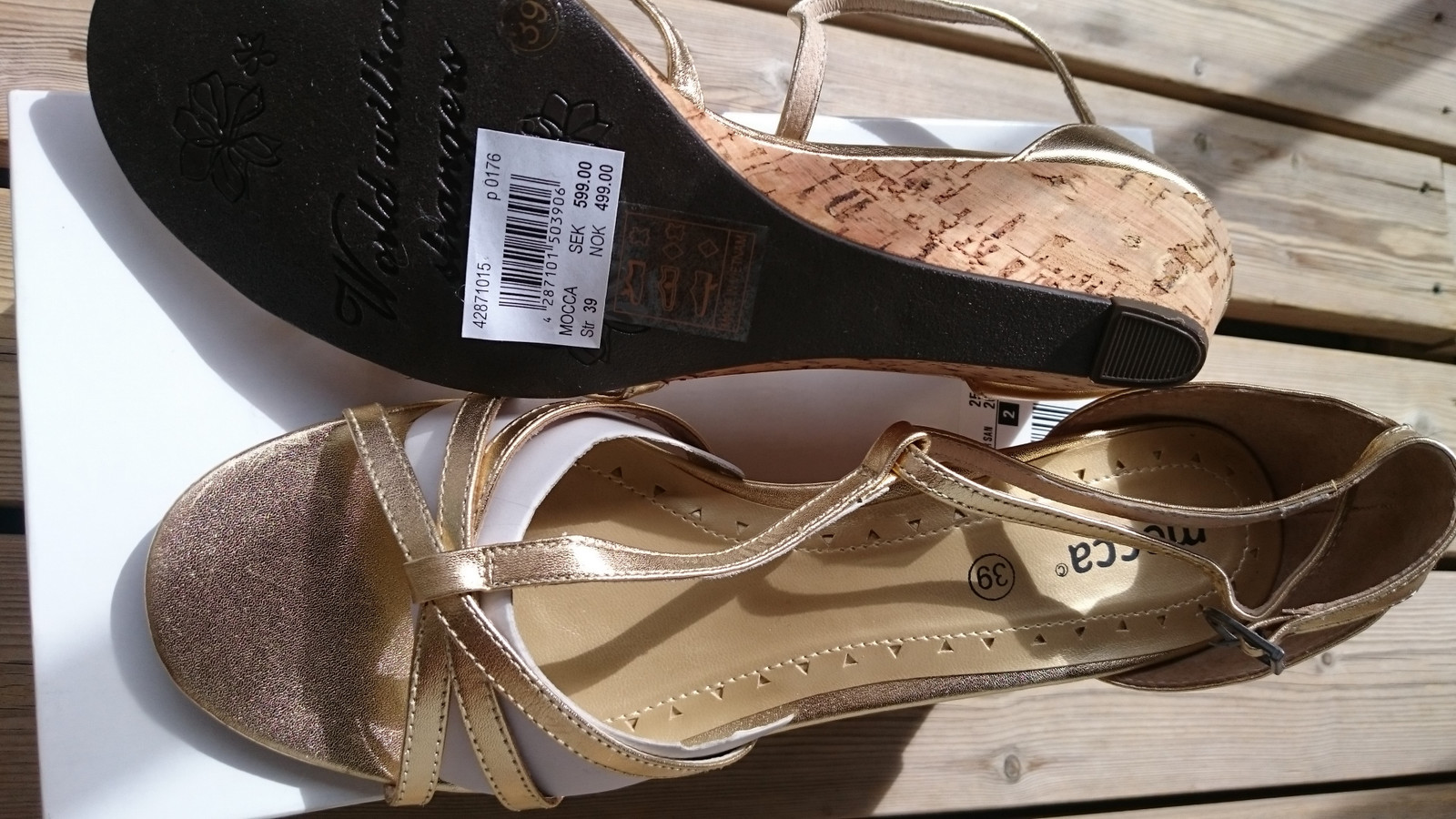 NY* Sandaler sandaletter med kilehæl i ekte skinn fra Mocca Sko sandaler med kilehæl i ekte skinn fra Vagabond | FINN.no