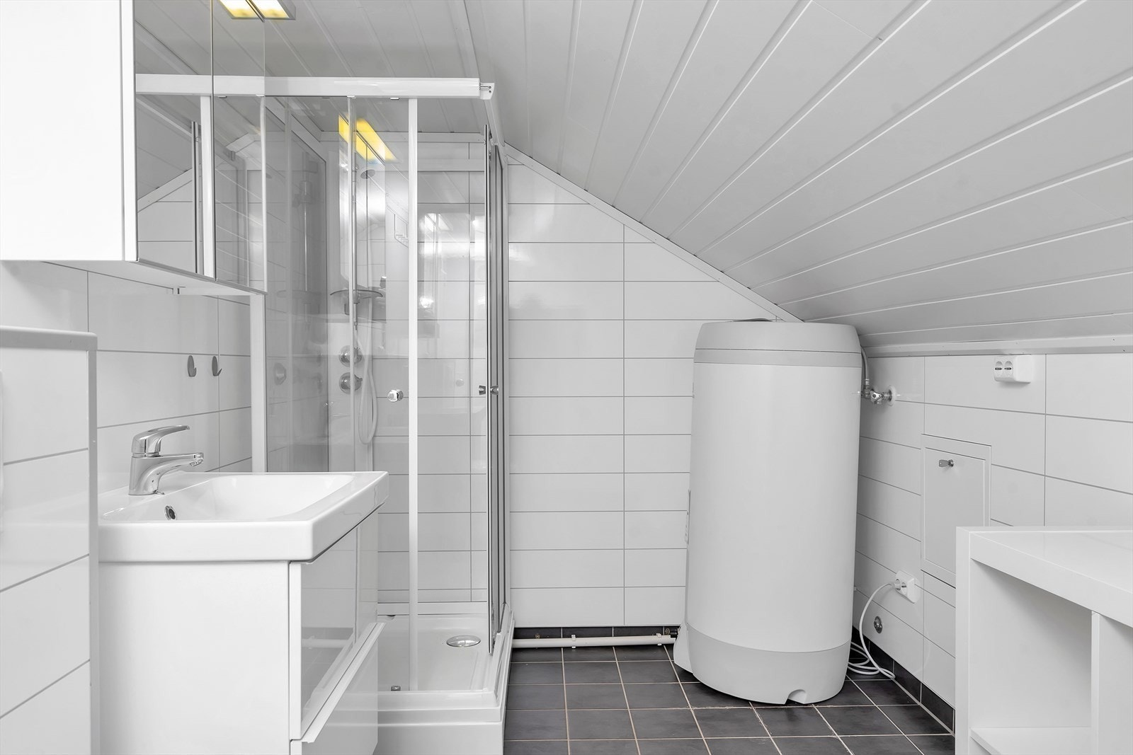 Bad 3.etg med 40cm vaskemaskin Galleribilde