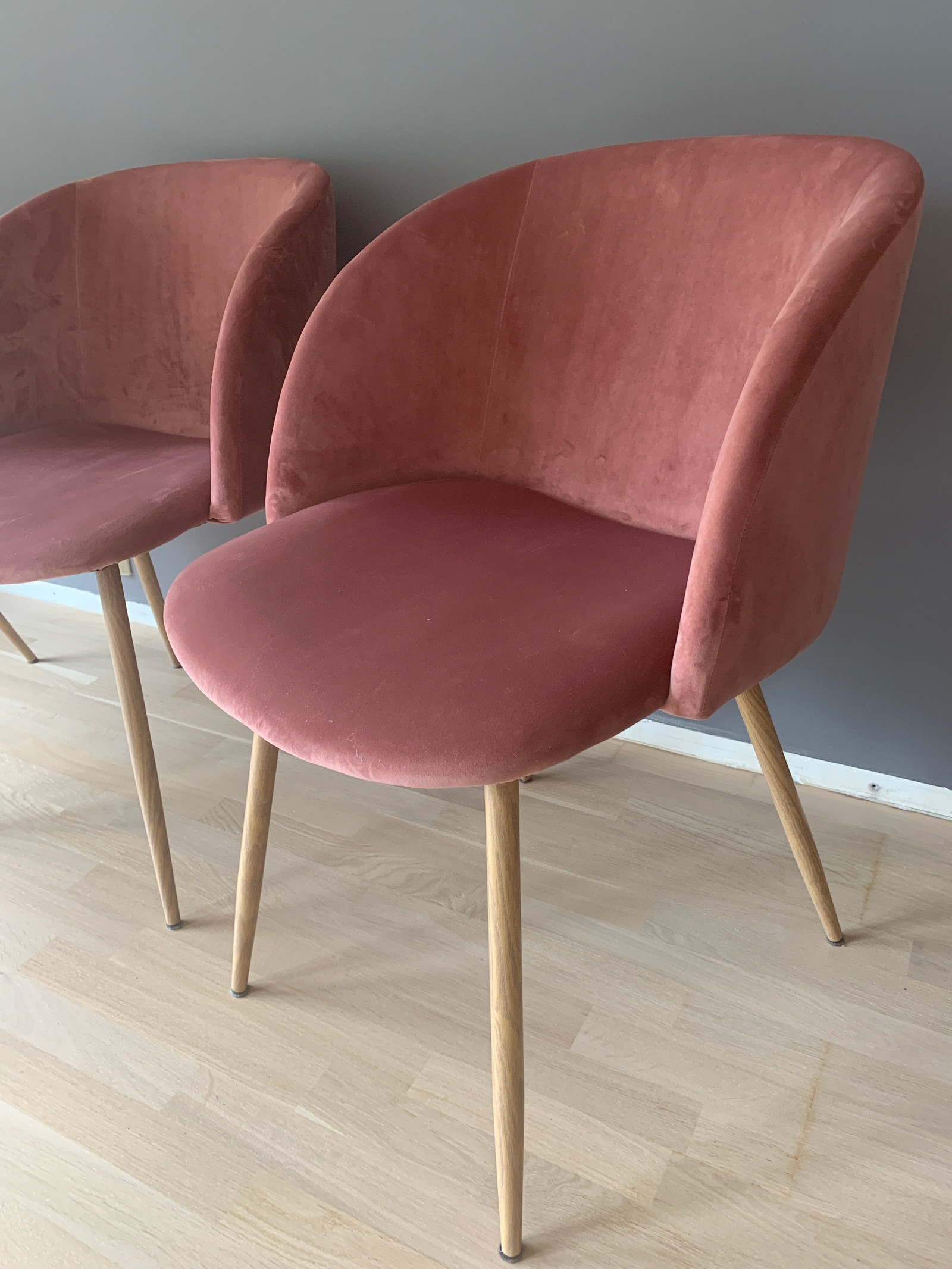 2 lekre søstrene grene stoler i rosa velur | FINN.no 2 lekre søstrene grene stoler i rosa velur | FINN.no