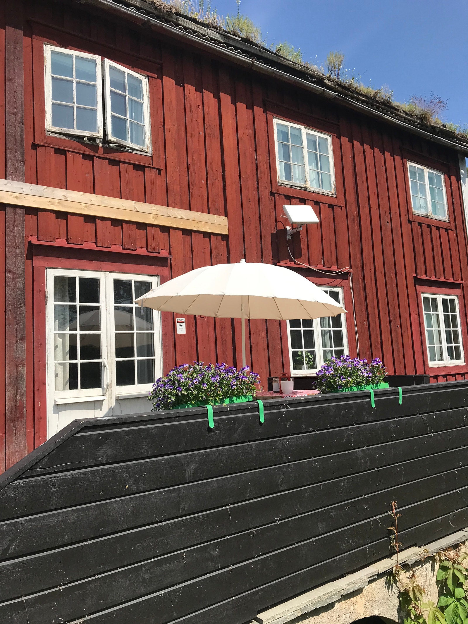 STOR FELLES TERRASSE Galleribilde