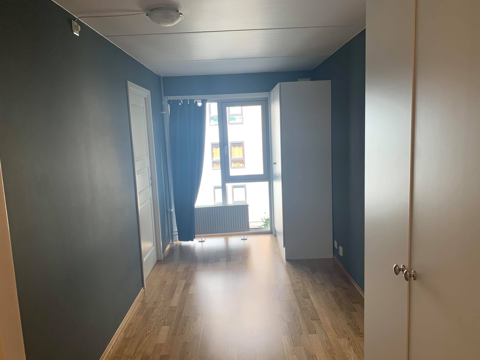 Soverom- seng (180x200cm) medfølger om ønskelig Galleribilde