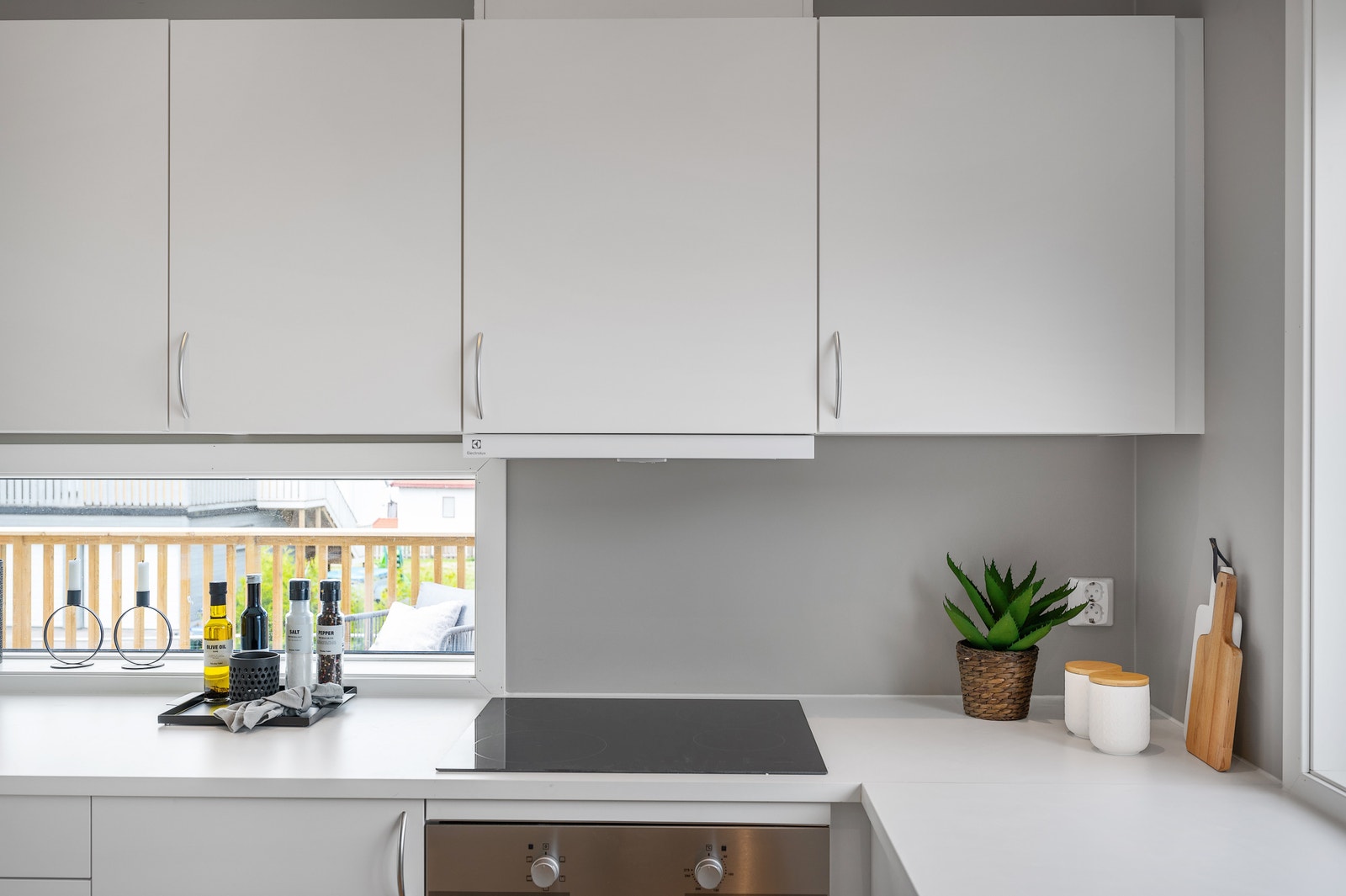 Detaljer kjøkken, som leveres med hvitevarer Galleribilde