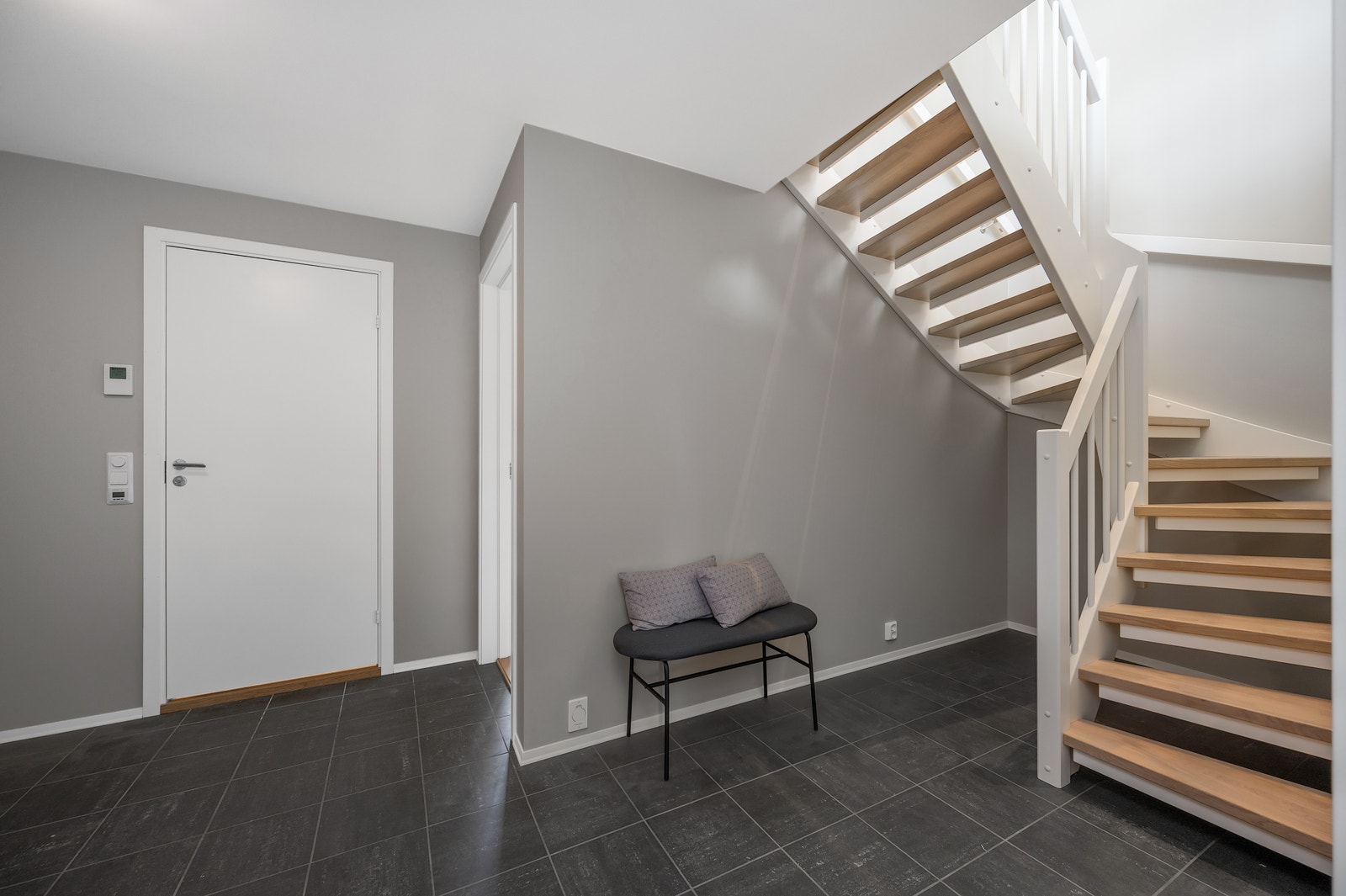 Entre med trapp Galleribilde