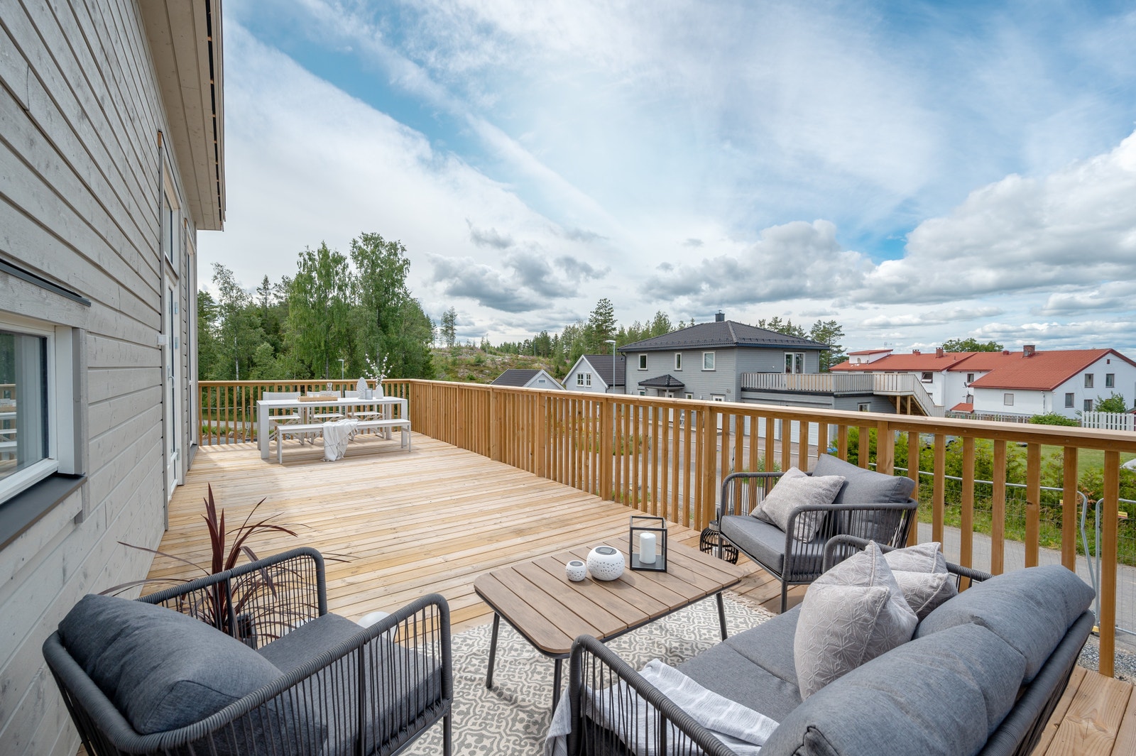 Stor terrasse med utgang fra stue Galleribilde