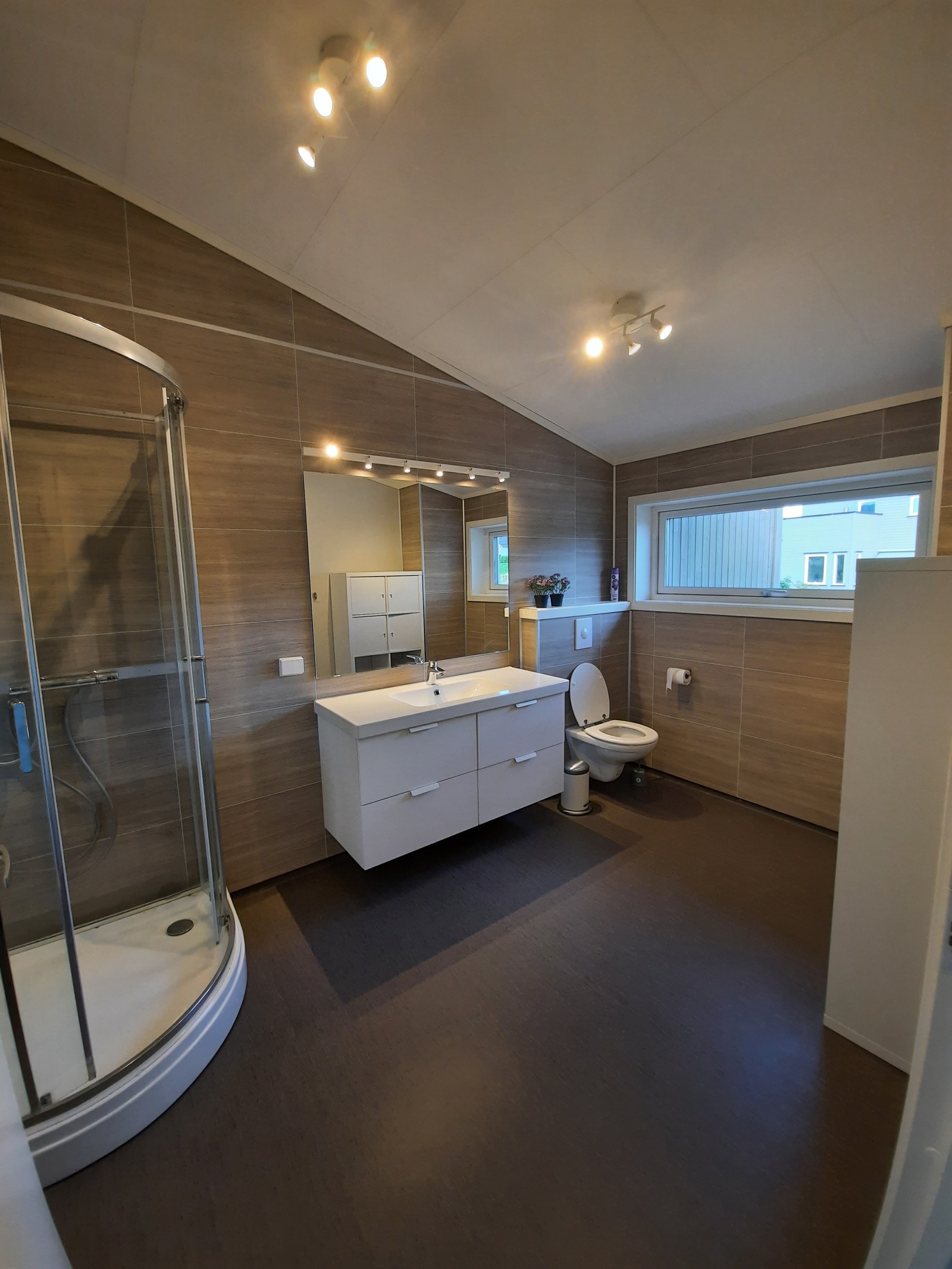 bad 2 etg. Galleribilde