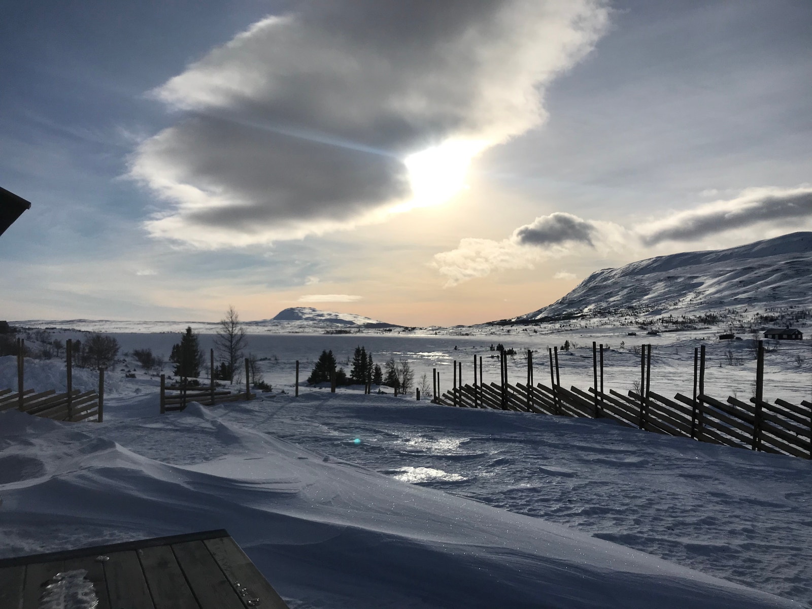 Utsikt over vannet Midtre Syndin. Galleribilde