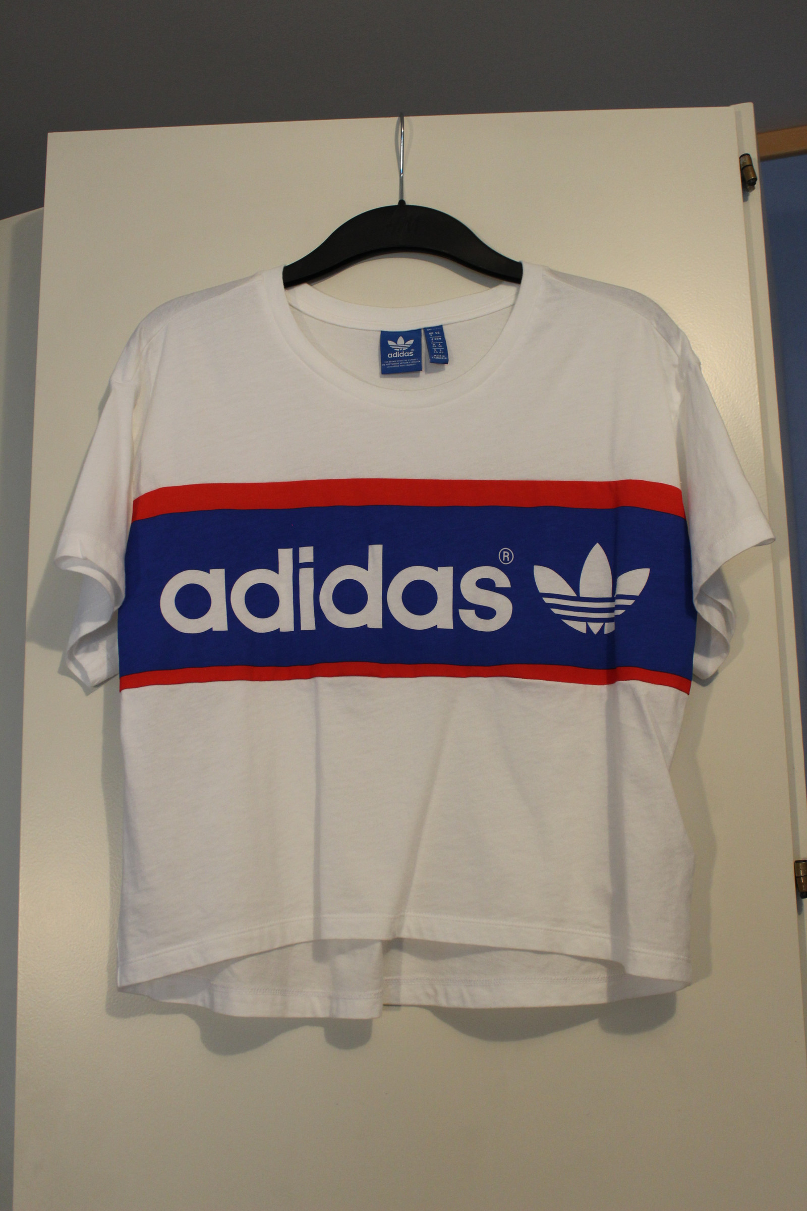T skjorte fra Adidas Originals. | FINN.no Helt ny Adidas t skjorte str M | FINN.no