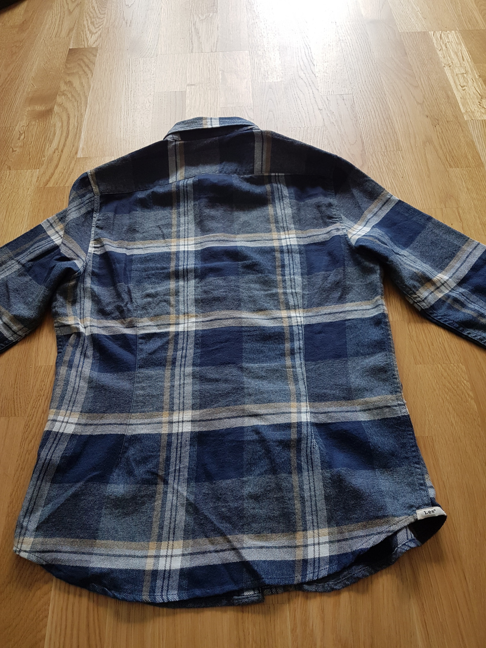 Skjorte LEE Flanell Str. S | FINN.no Skjorte LEE Flanell Str. S | FINN.no