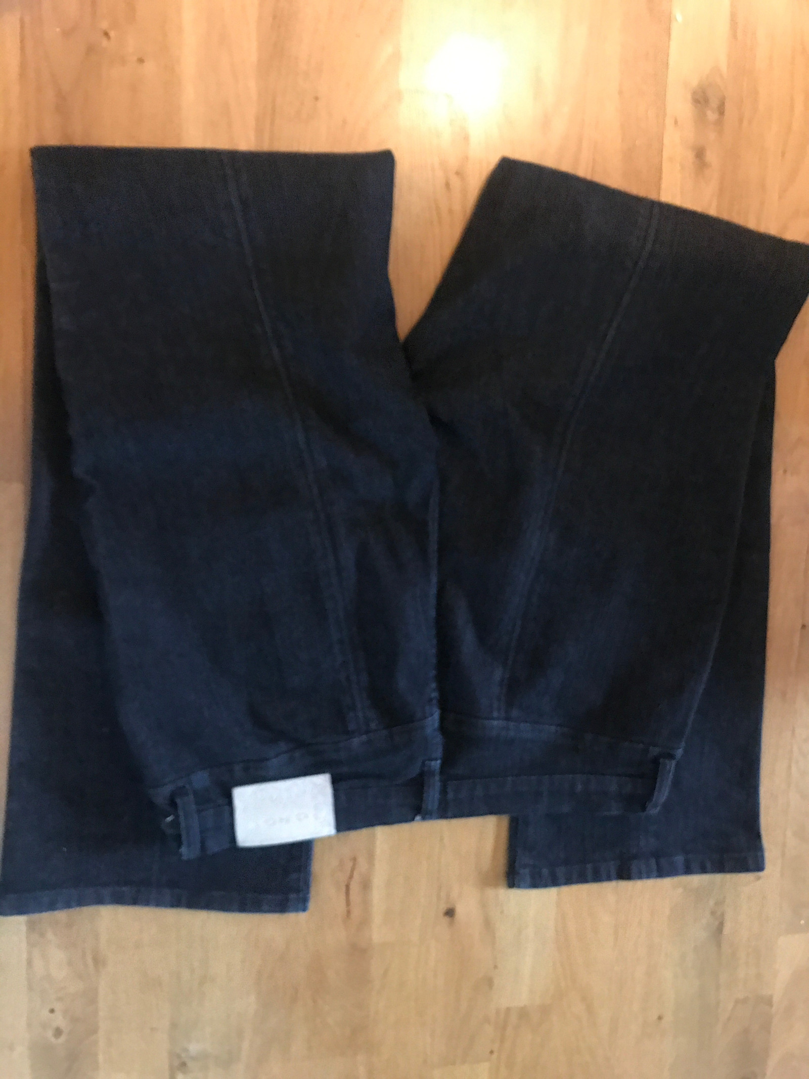 C RO. Pen sort bukse i stor str. og extra lengdeStr. 44 C RO. Pen sort bukse i stor str. og extra lengdeStr. 44