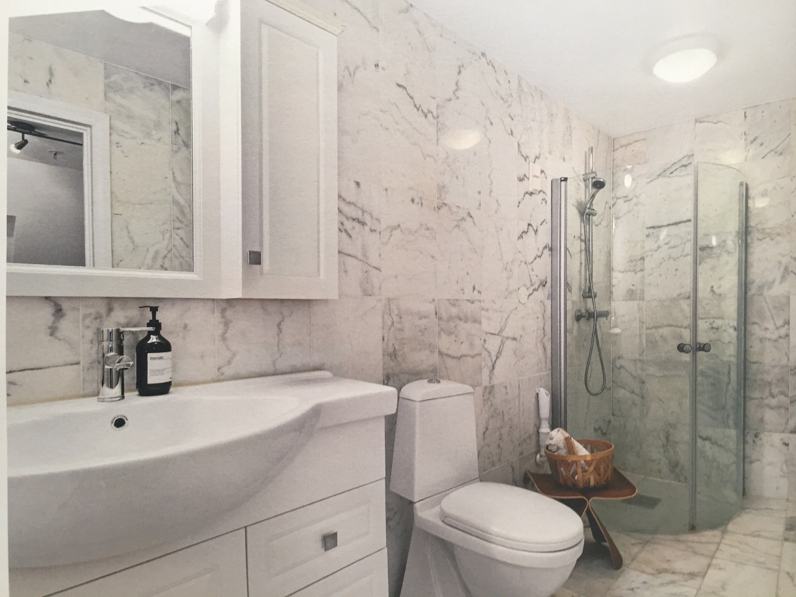 Bad med vaskemaskin Galleribilde