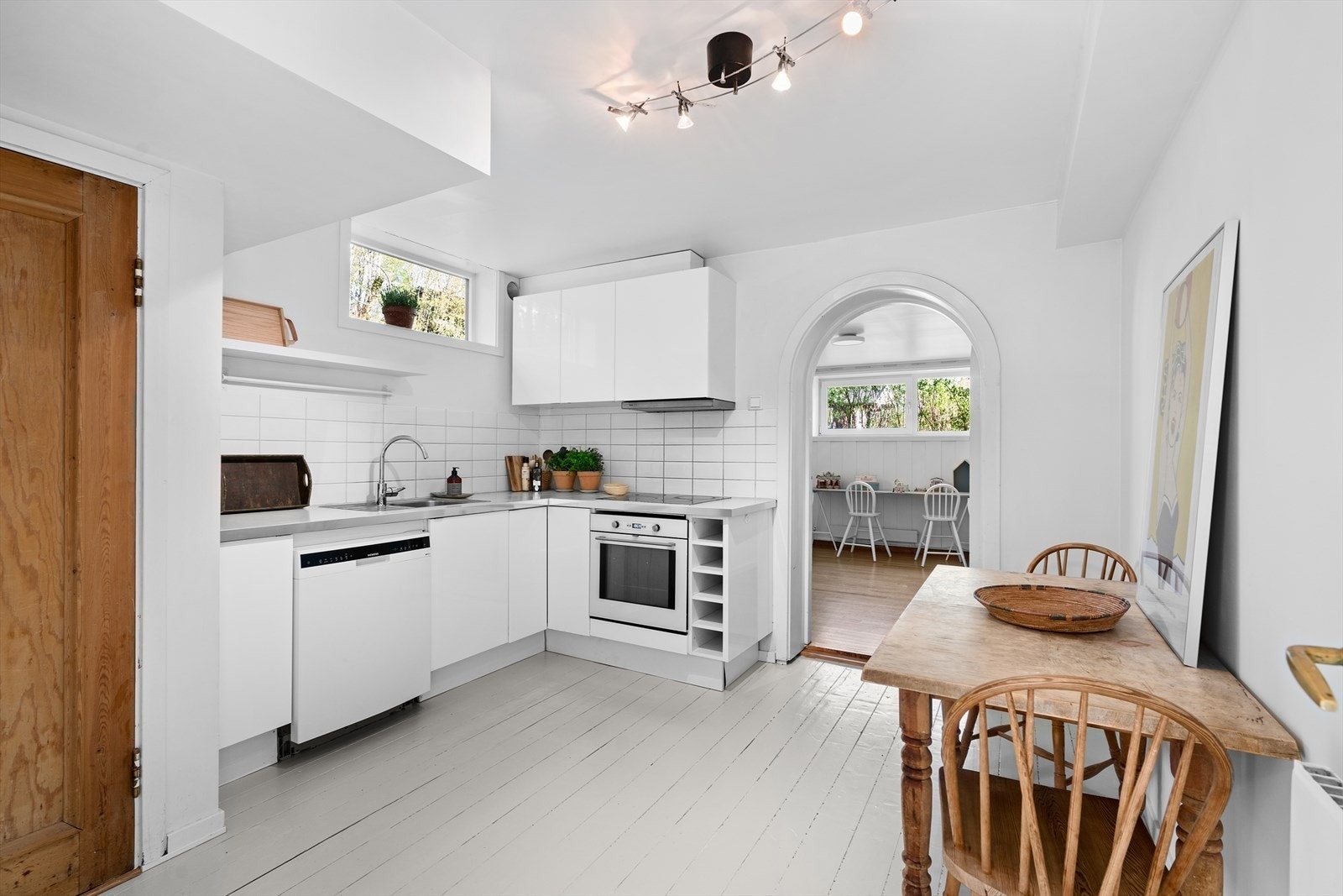 Kjøkken med hvitevarer Galleribilde