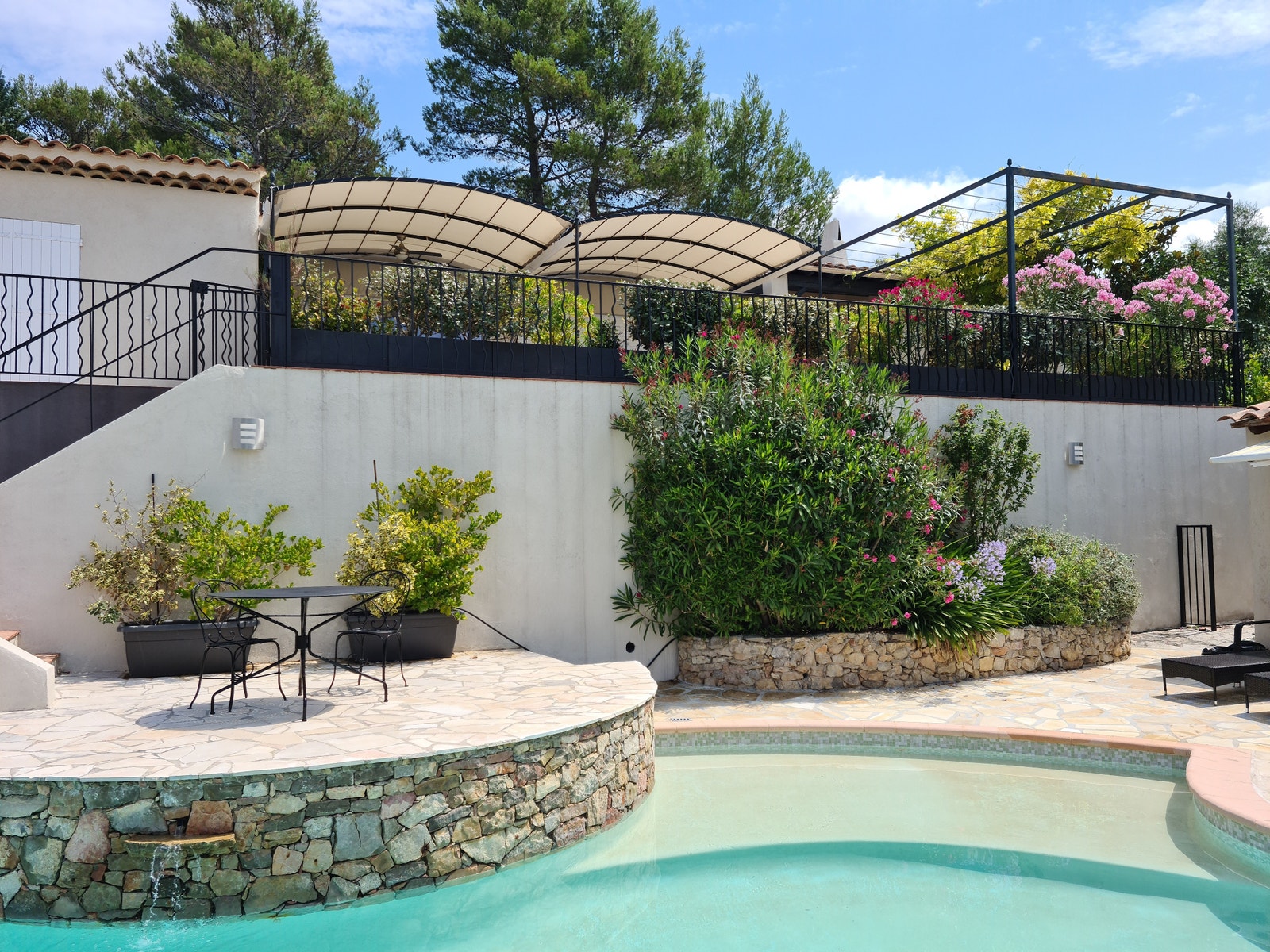 Fra bassengområdet som nå er flislagt Galleribilde