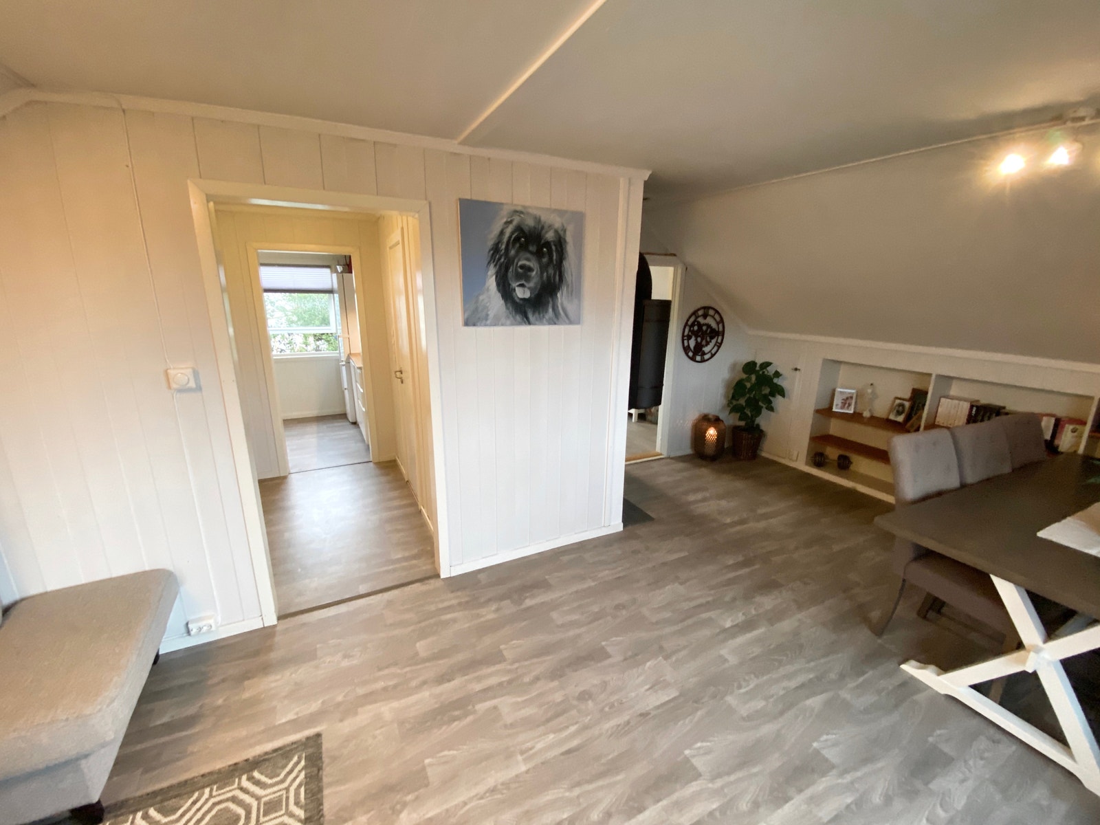 Stue (inn mot gang, bad og kjøkken). Galleribilde