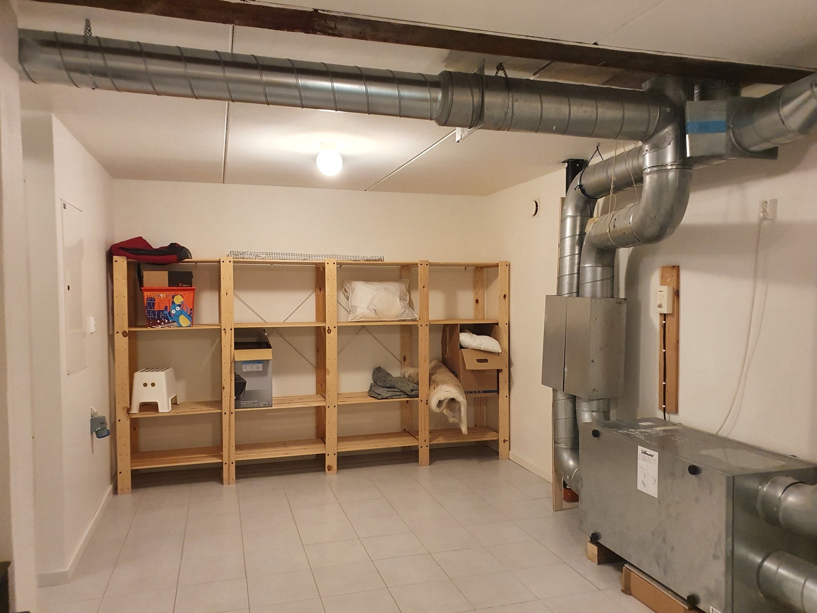 Kjeller med lagringsplass Galleribilde