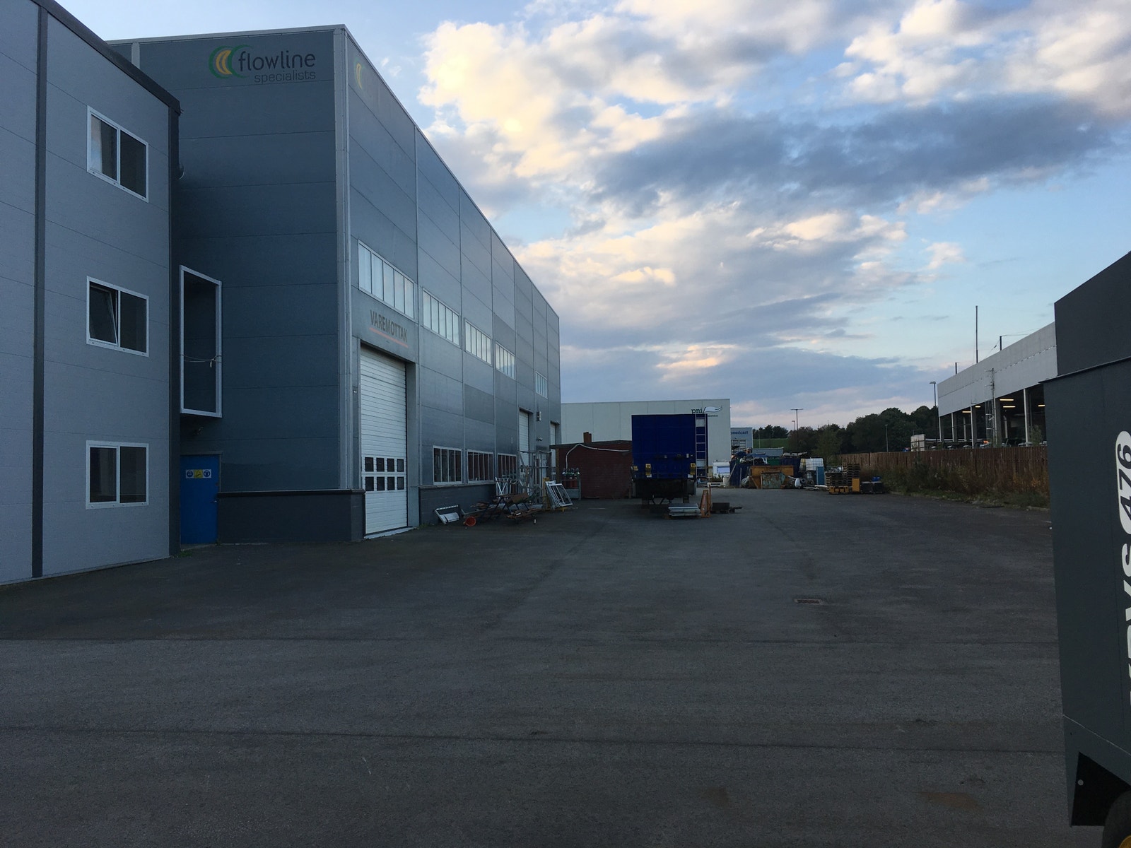 Bakside Galleribilde