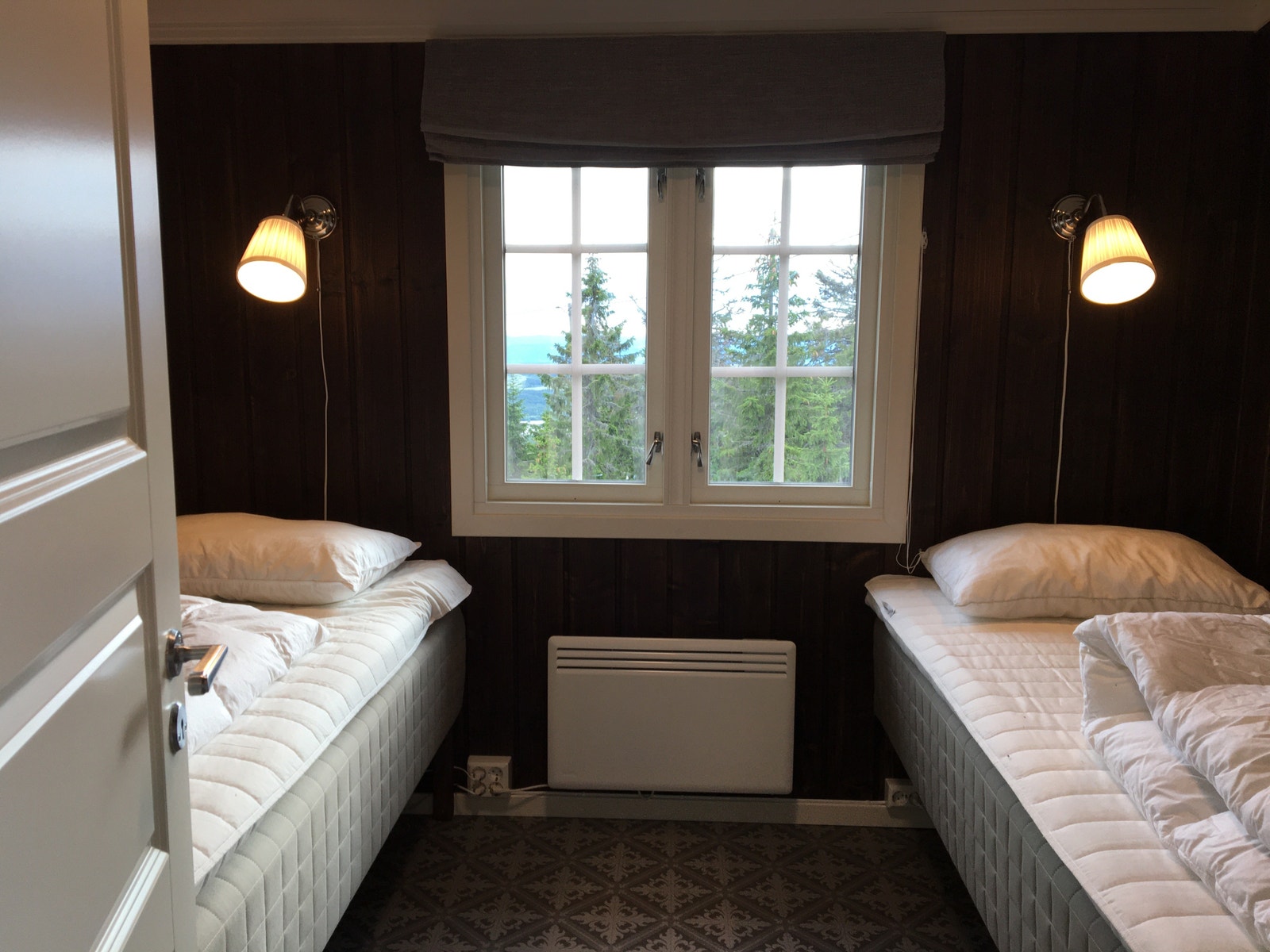 Soverom 1:
med dobbeltseng 160 og enkeltseng. Nytt juli 2020. Galleribilde