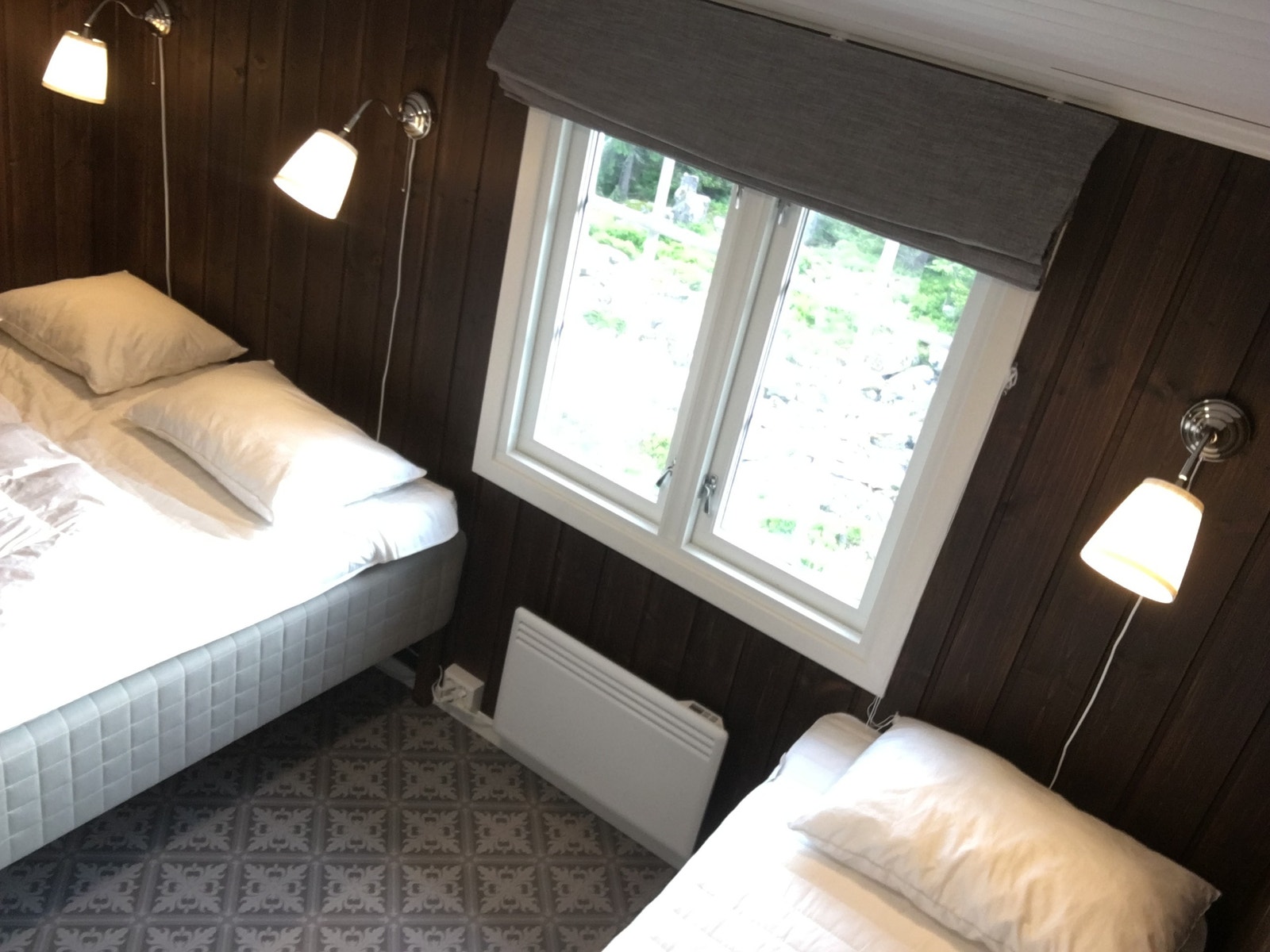 Soverom 1:
med dobbeltseng 160 og enkeltseng. Nytt juli 2020. Galleribilde