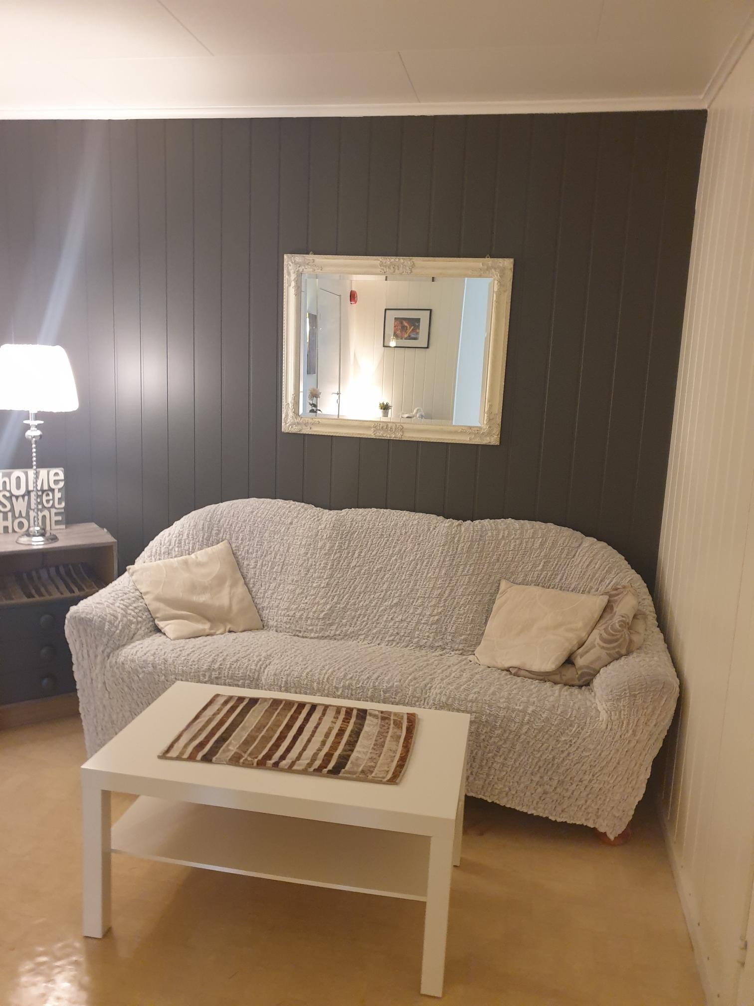 Felles stue
(Nytt grått gulv sommer 2022) Galleribilde