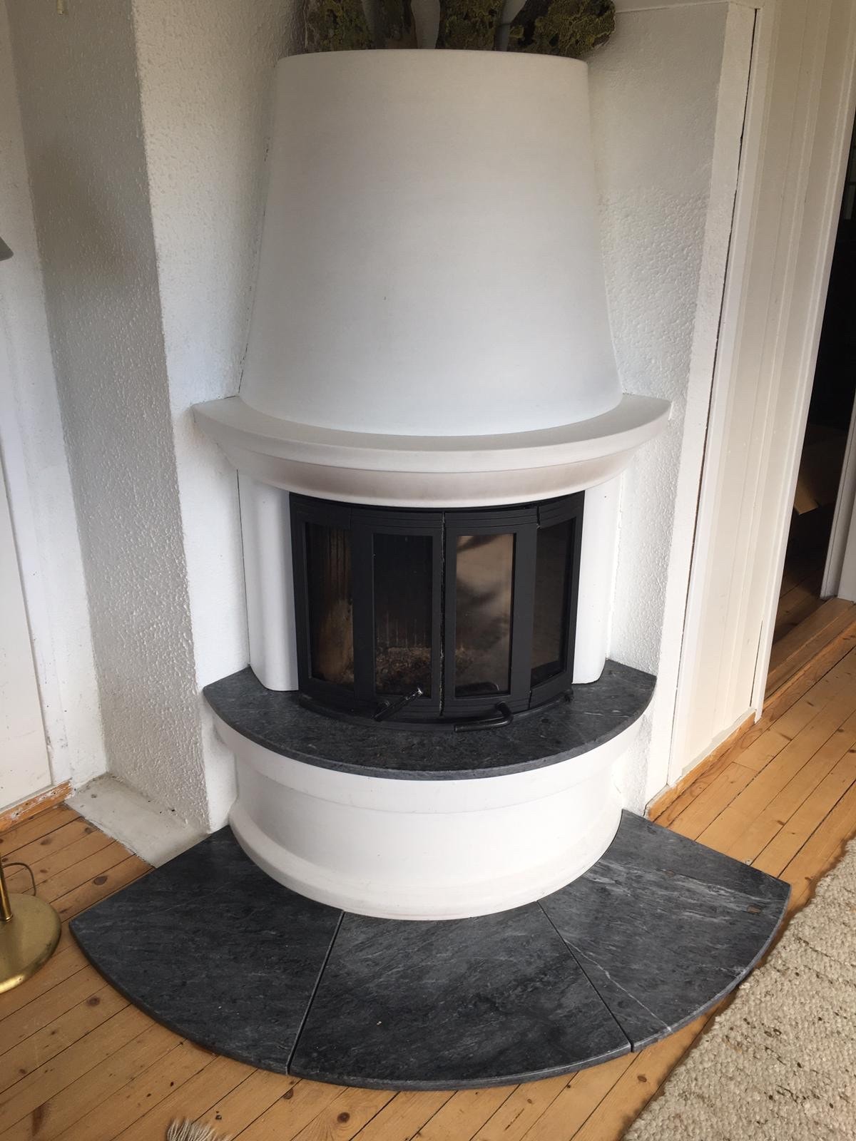 Peis i stue Galleribilde